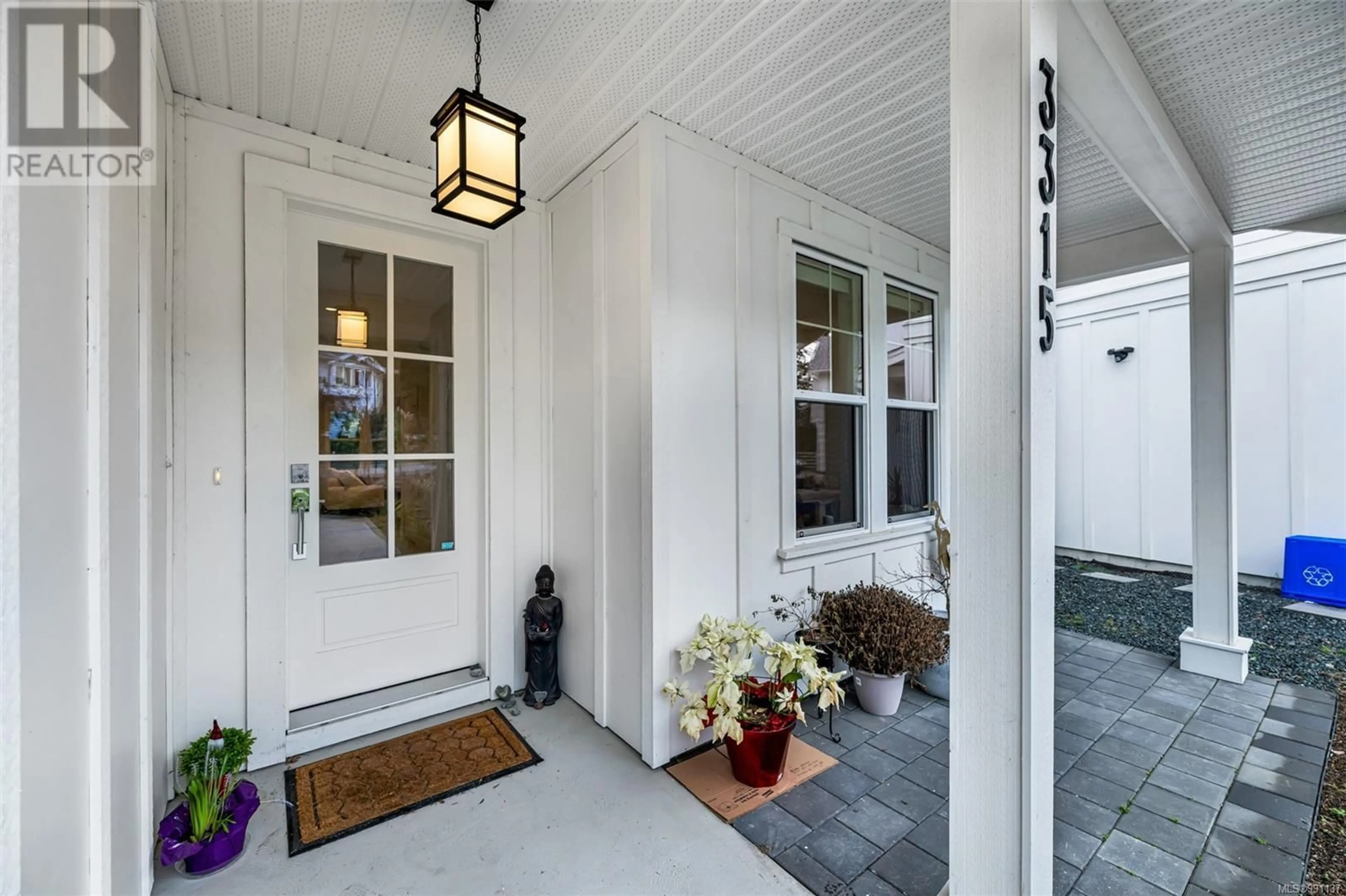 Indoor entryway for 3315 WEST OAK PLACE, Langford British Columbia V9C2P2