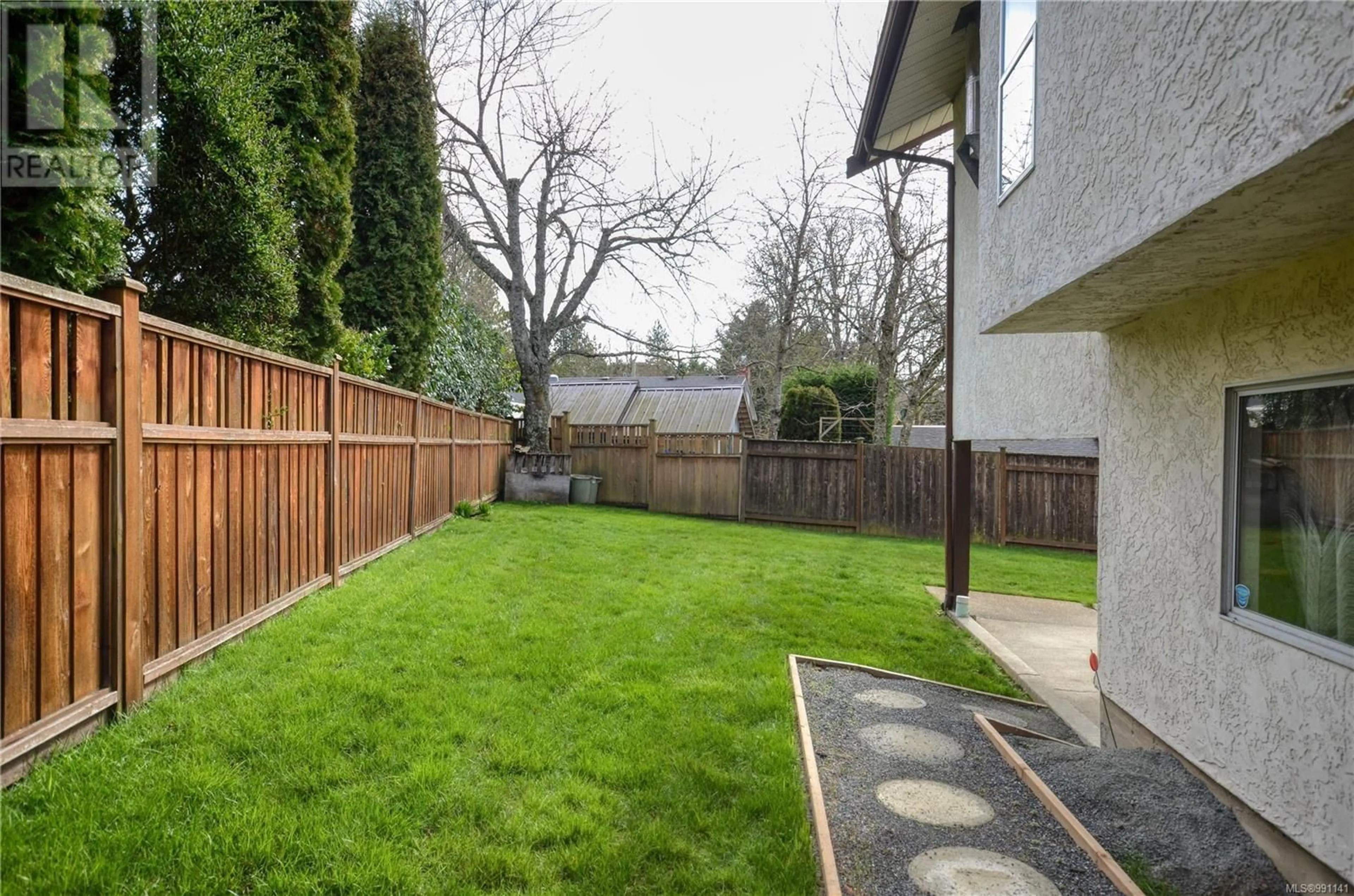 Patio, street for 4185 Kashtan Pl, Saanich British Columbia V8X4L7