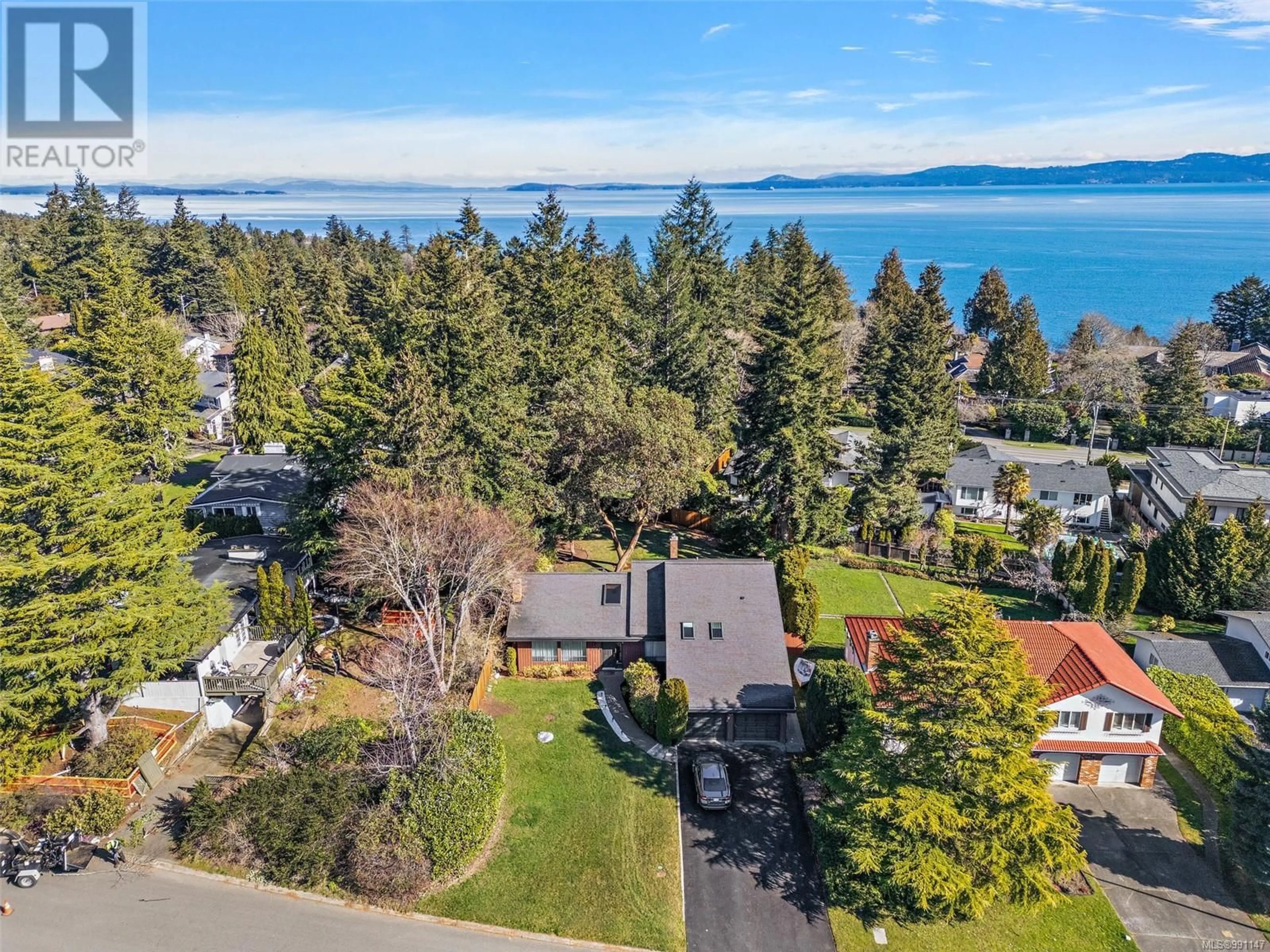 A pic from outside/outdoor area/front of a property/back of a property/a pic from drone, water/lake/river/ocean view for 2278 Greenlands Rd, Saanich British Columbia V8N4T4