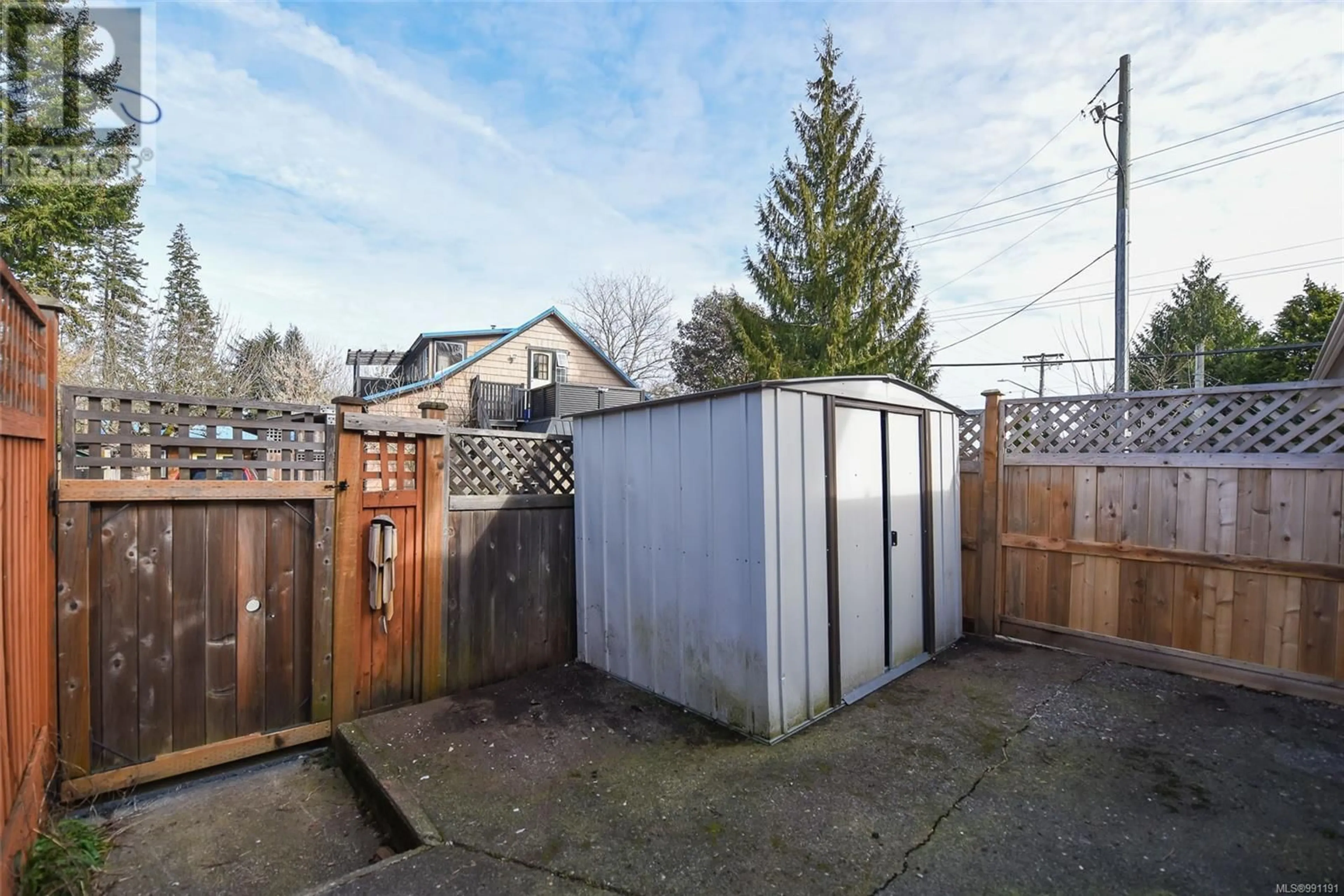 Shed for 1B 851 5th St, Courtenay British Columbia V9N1K8