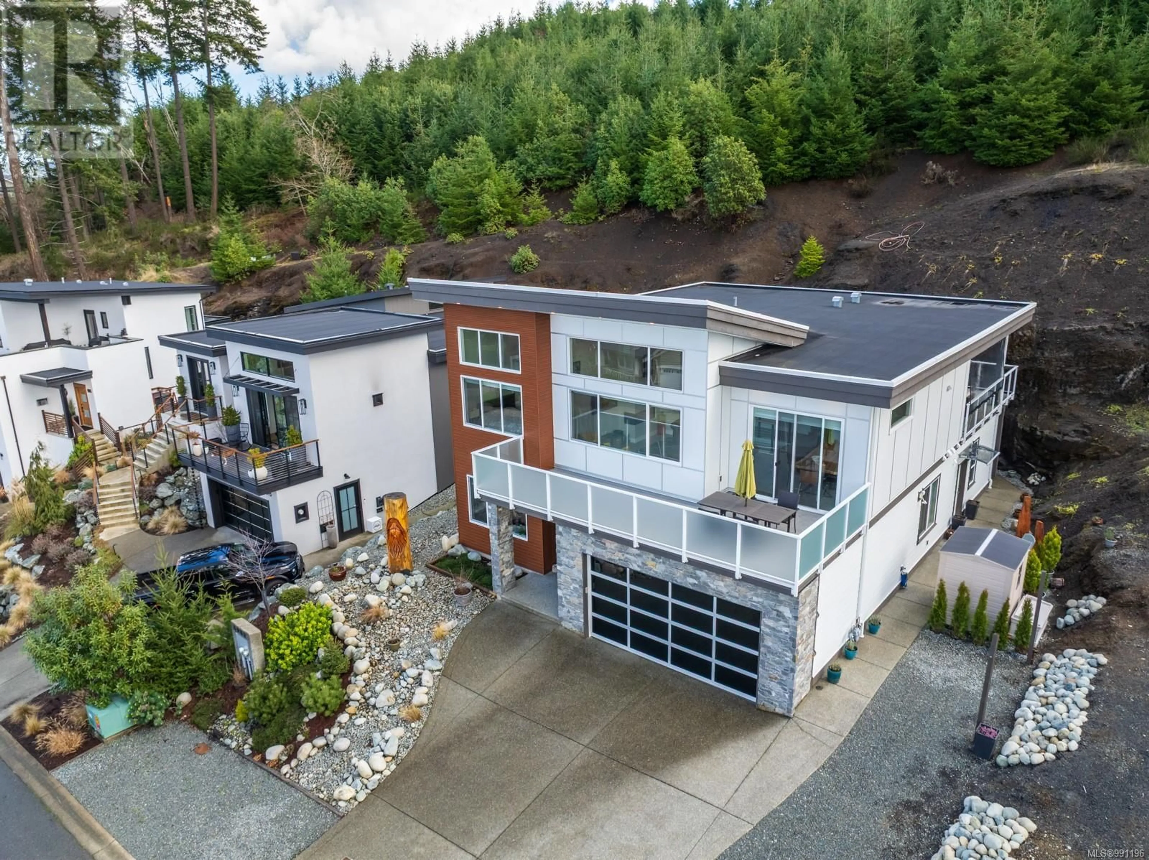 A pic from outside/outdoor area/front of a property/back of a property/a pic from drone, unknown for 6089 Sansum Dr, Duncan British Columbia V9L0B3