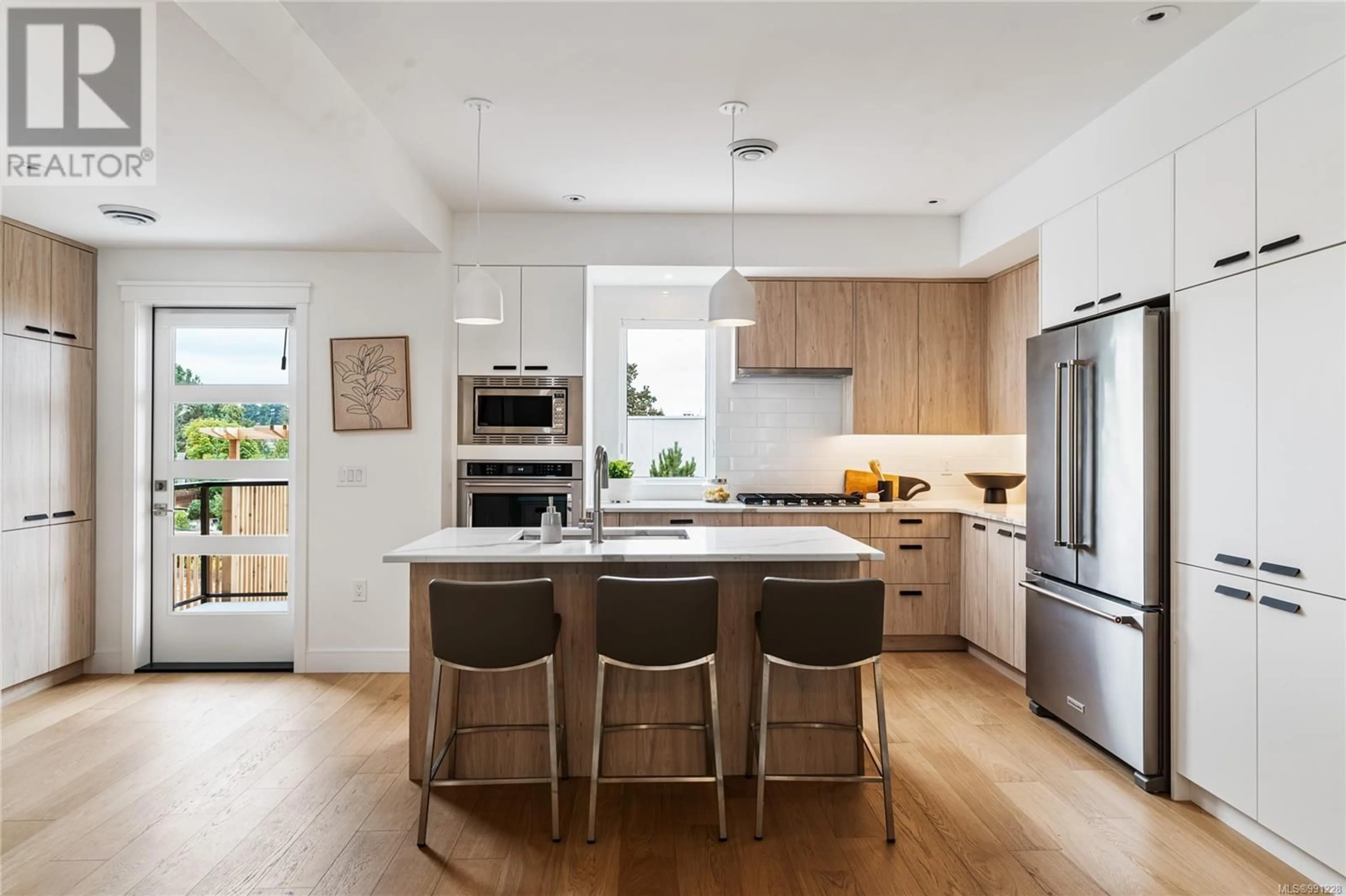 Contemporary kitchen, unknown for 18 - 4253 DIEPPE ROAD, Saanich British Columbia V8X2N2