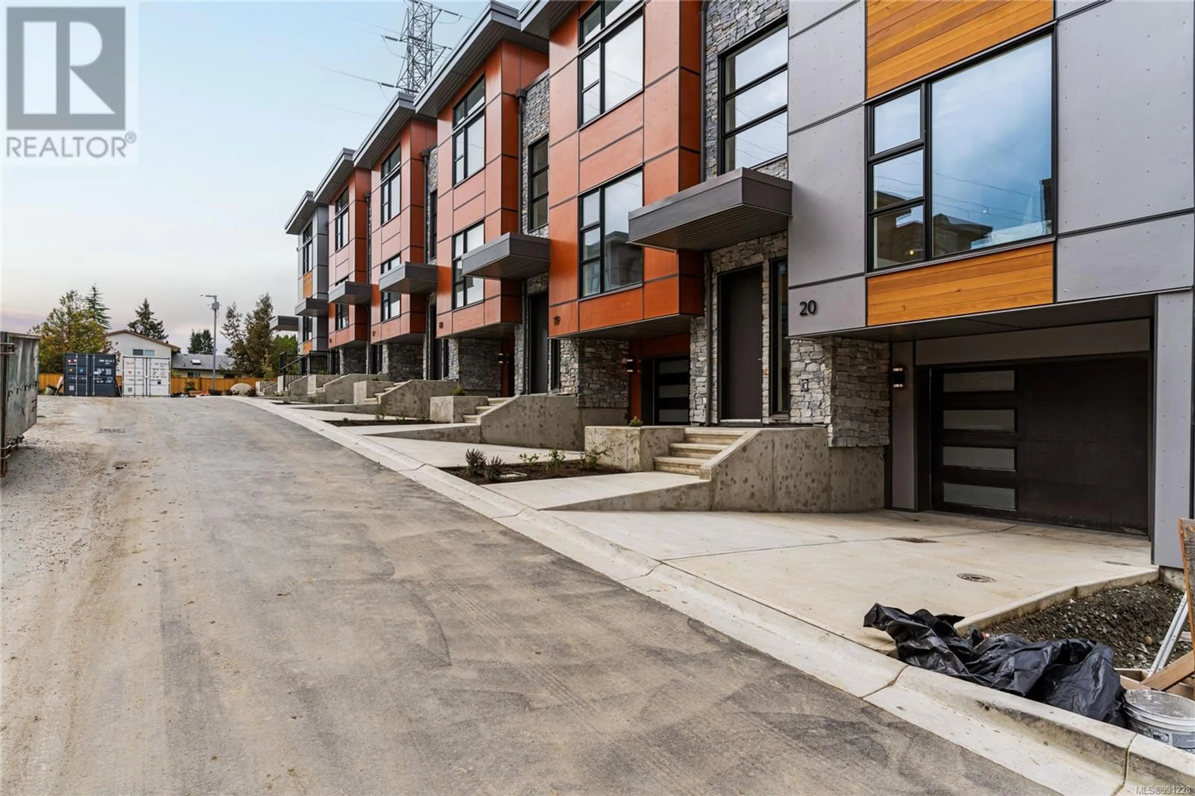 Patio, street for 18 - 4253 DIEPPE ROAD, Saanich British Columbia V8X2N2