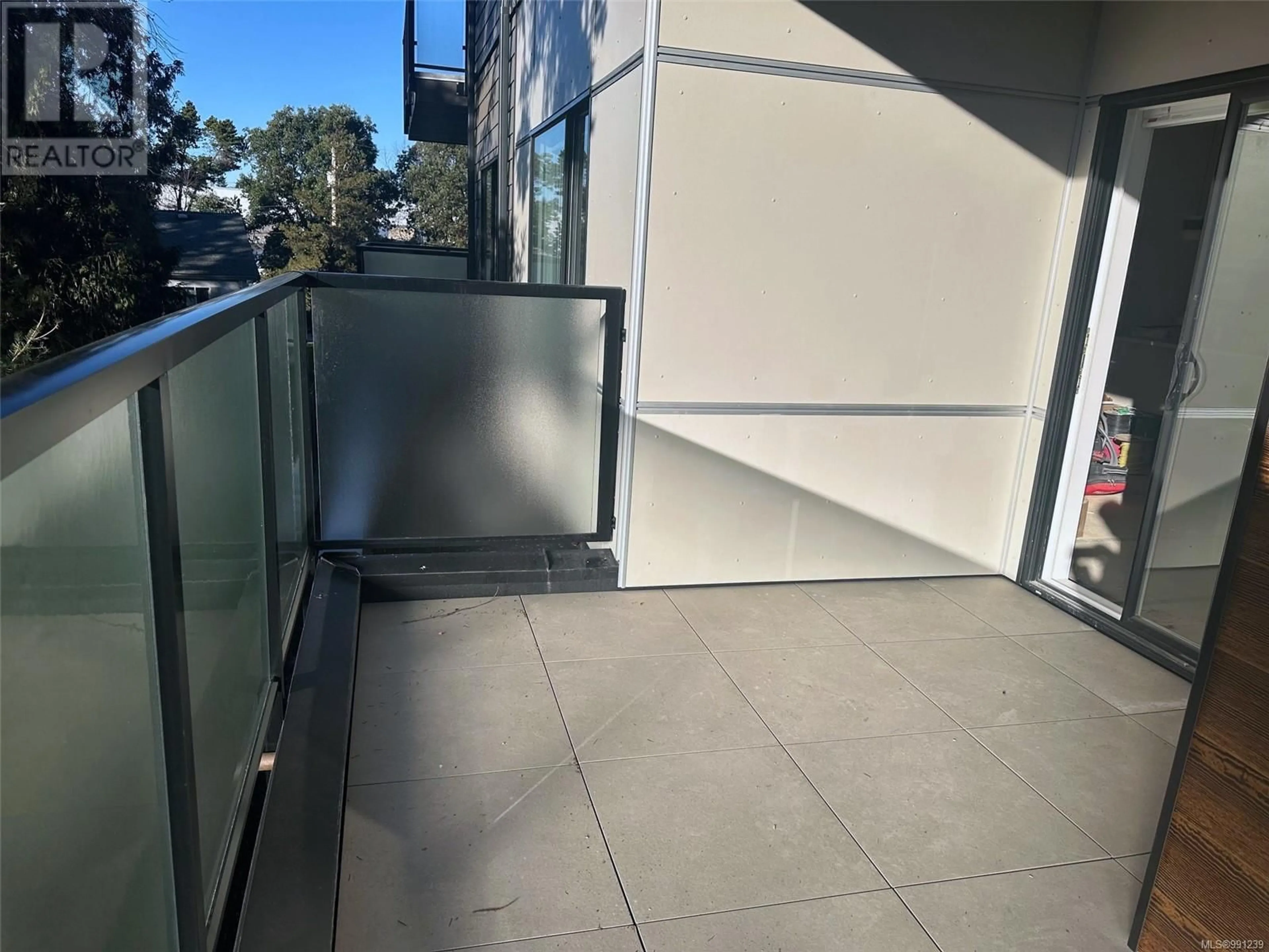 Balcony in the apartment, street for 205 - 924 JENKINS AVENUE, Langford British Columbia V9B2N7