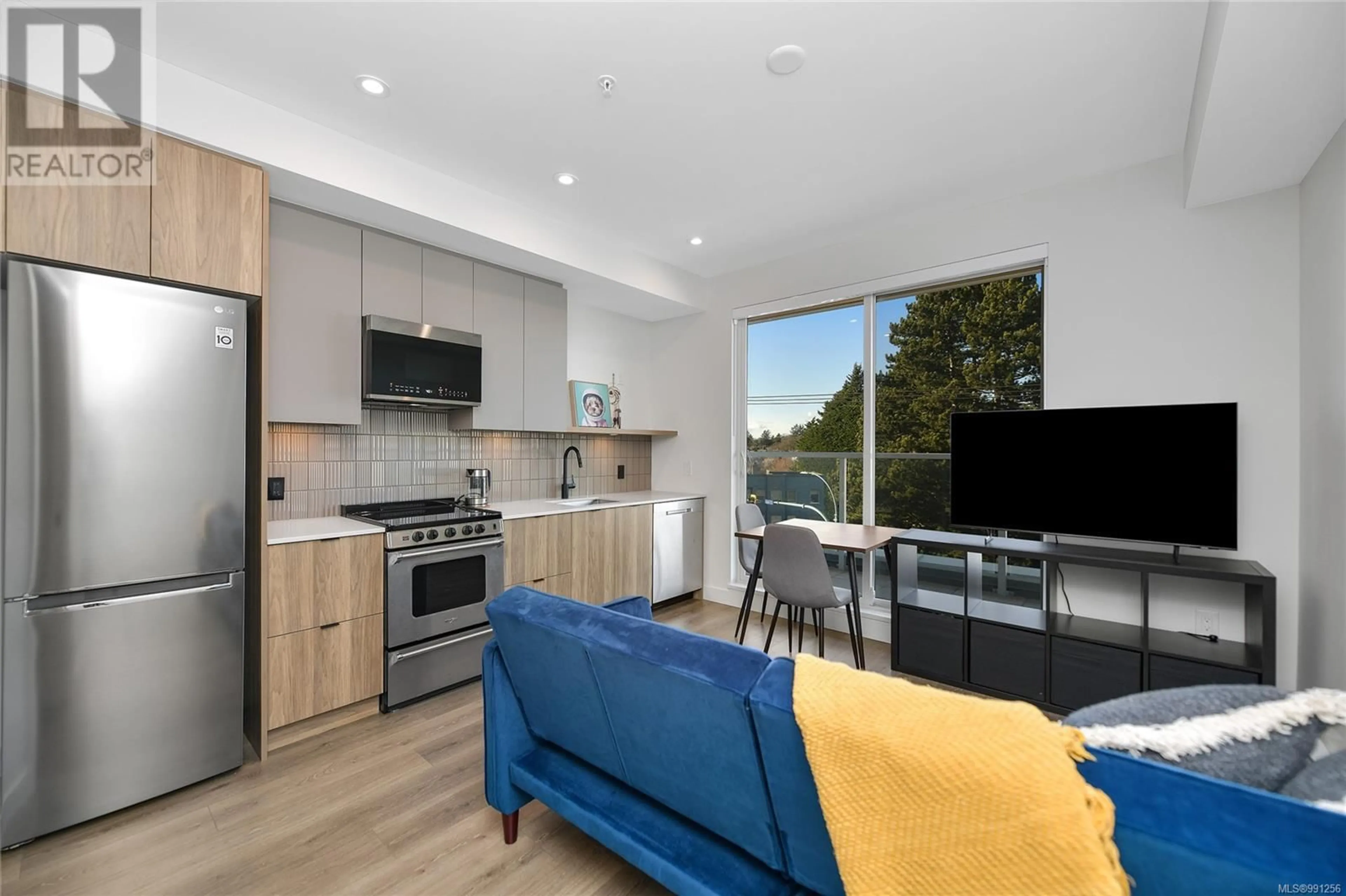 Open concept kitchen, unknown for 406 1301 Hillside Ave, Victoria British Columbia V8T0E3