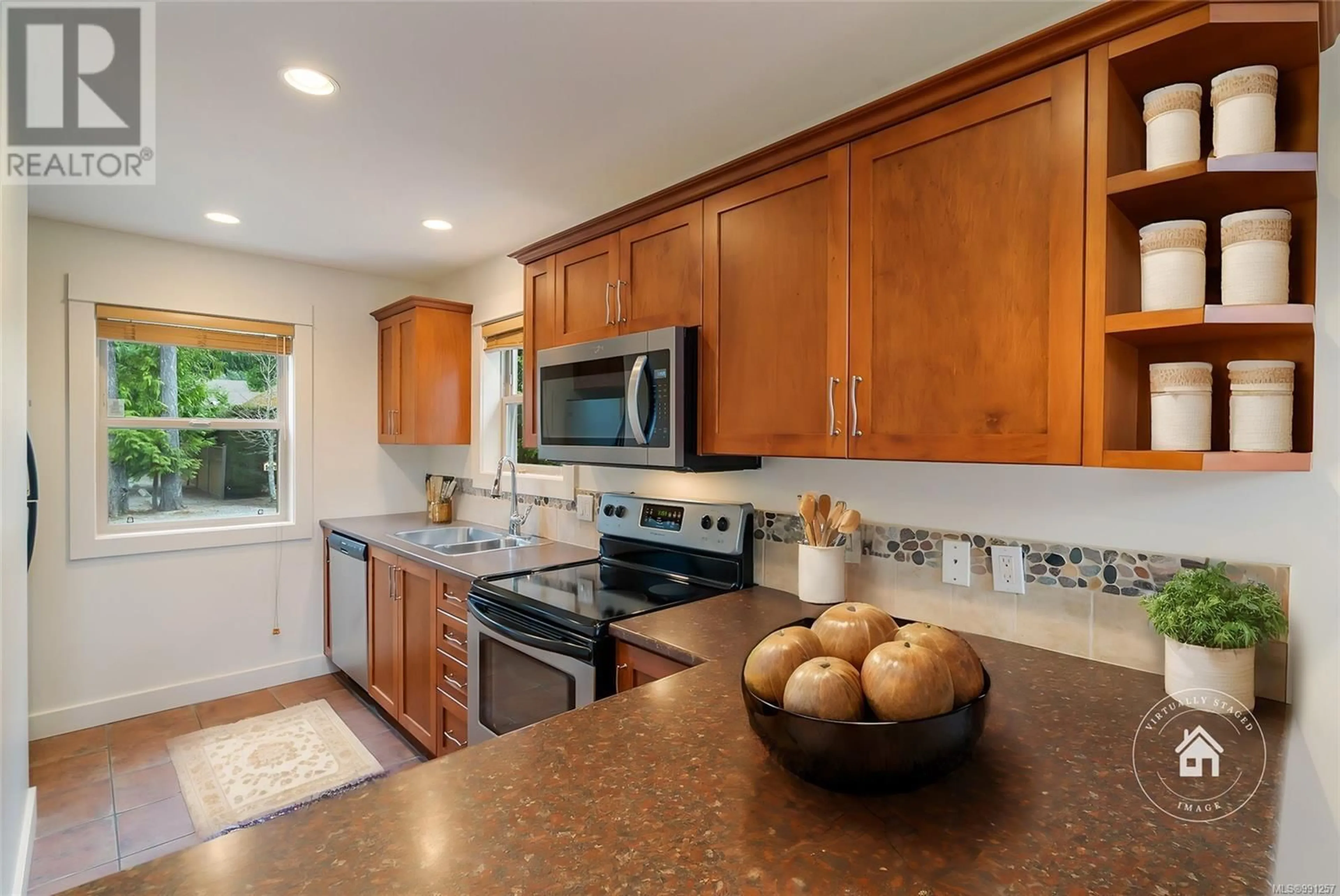 Open concept kitchen, ceramic/tile floor for 143 - 1080 RESORT DRIVE, Parksville British Columbia V9P2E3