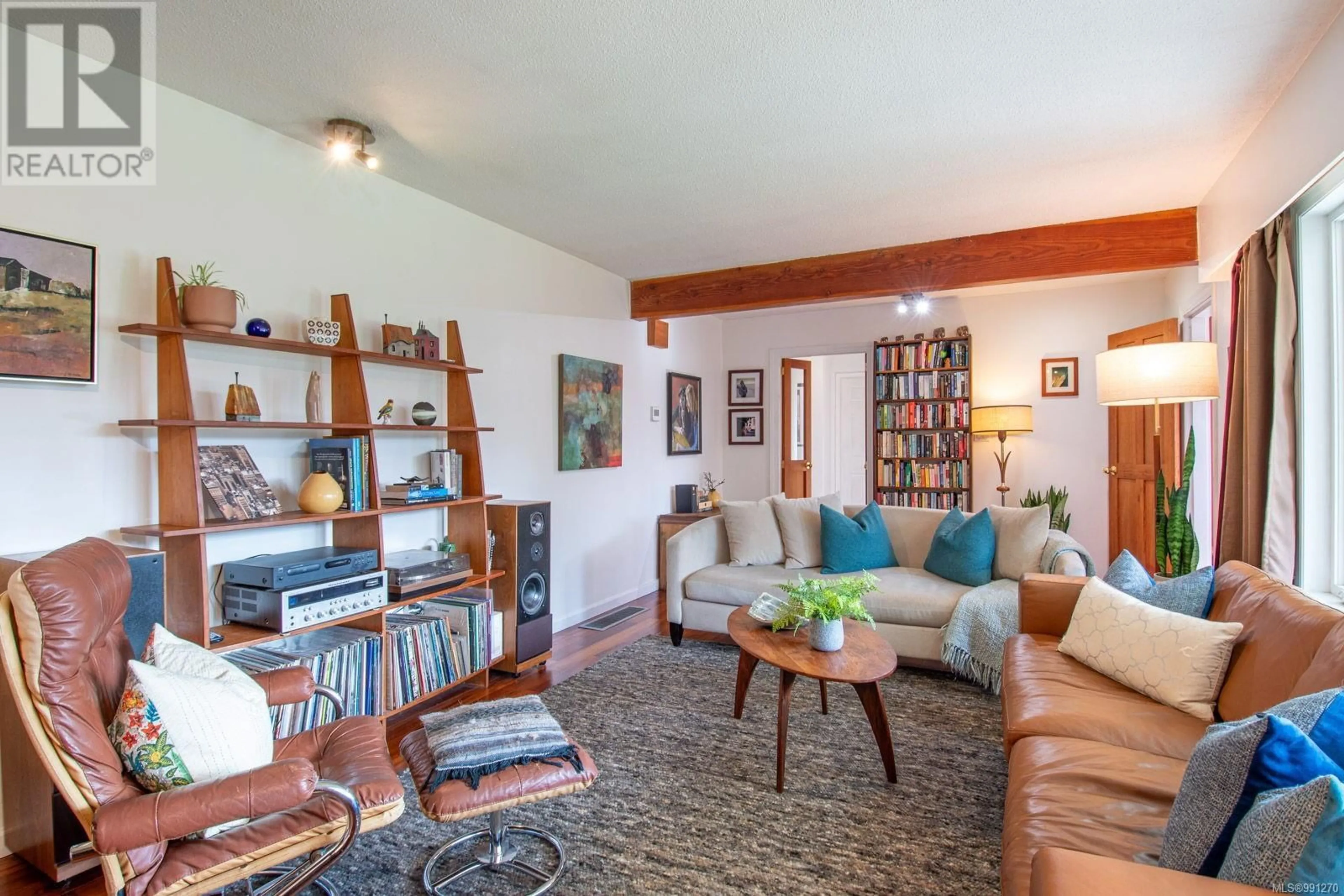 Living room with furniture, unknown for 1680 WAIN ROAD, North Saanich British Columbia V8L5R2