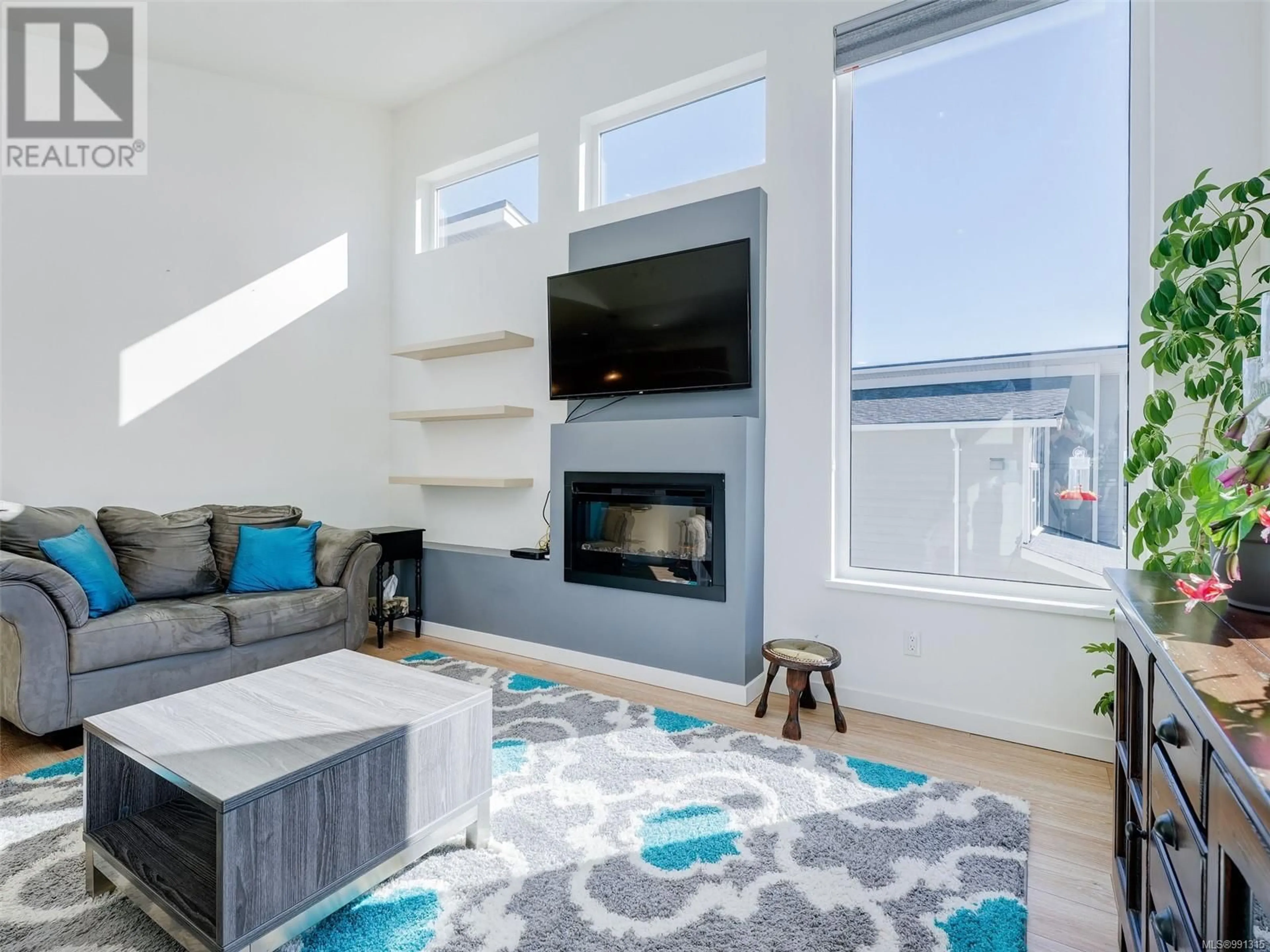 Living room with furniture, unknown for 2197 WINFIELD DRIVE, Sooke British Columbia V9Z1P1
