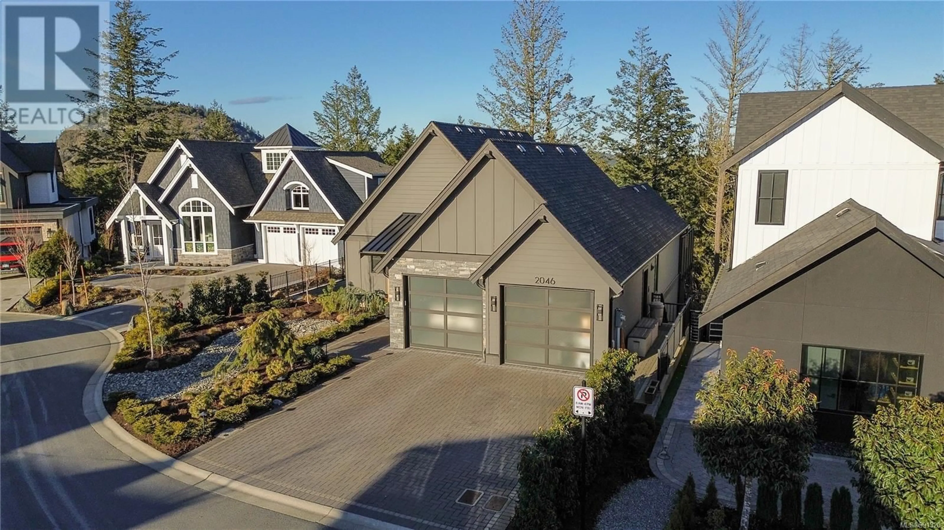 A pic from outside/outdoor area/front of a property/back of a property/a pic from drone, street for 2046 Pinehurst Terr, Langford British Columbia V9B0T4