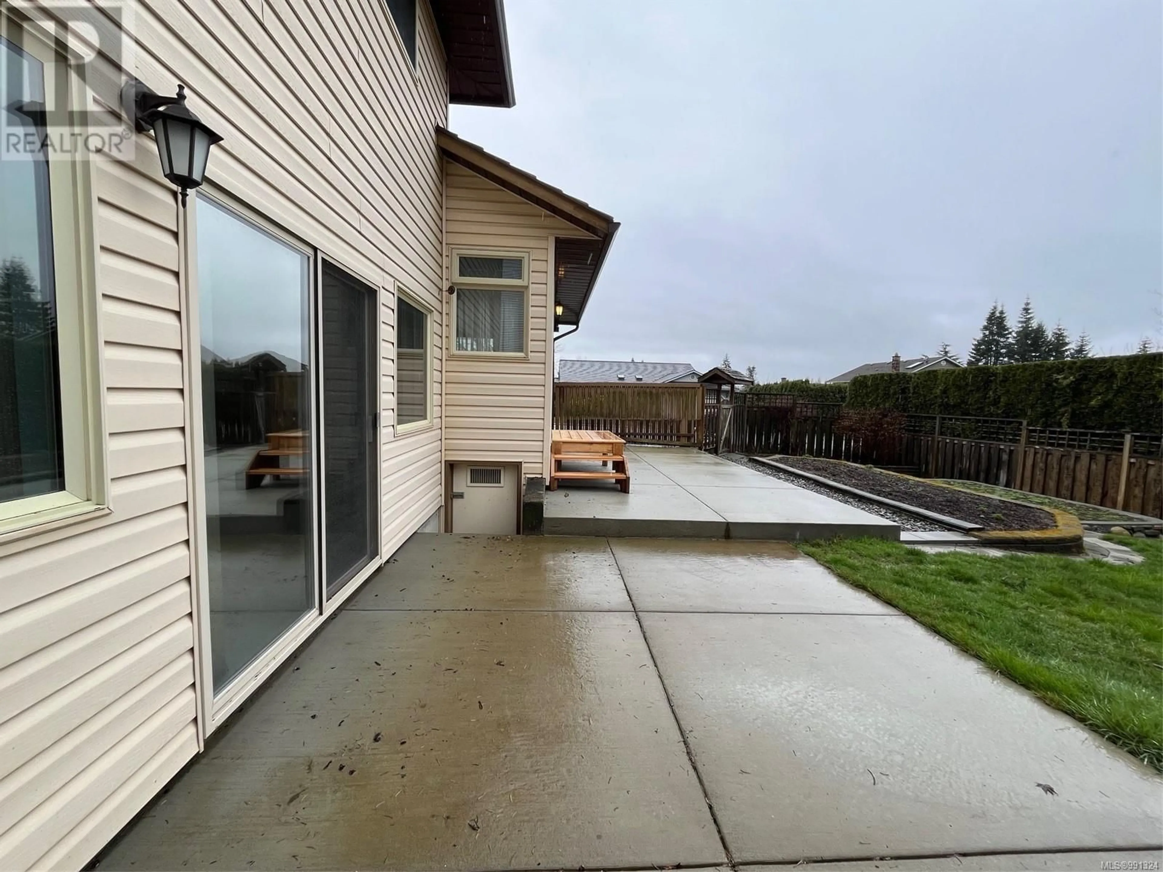 Patio, water/lake/river/ocean view for 189 Donovan Dr, Comox British Columbia V9M2T1