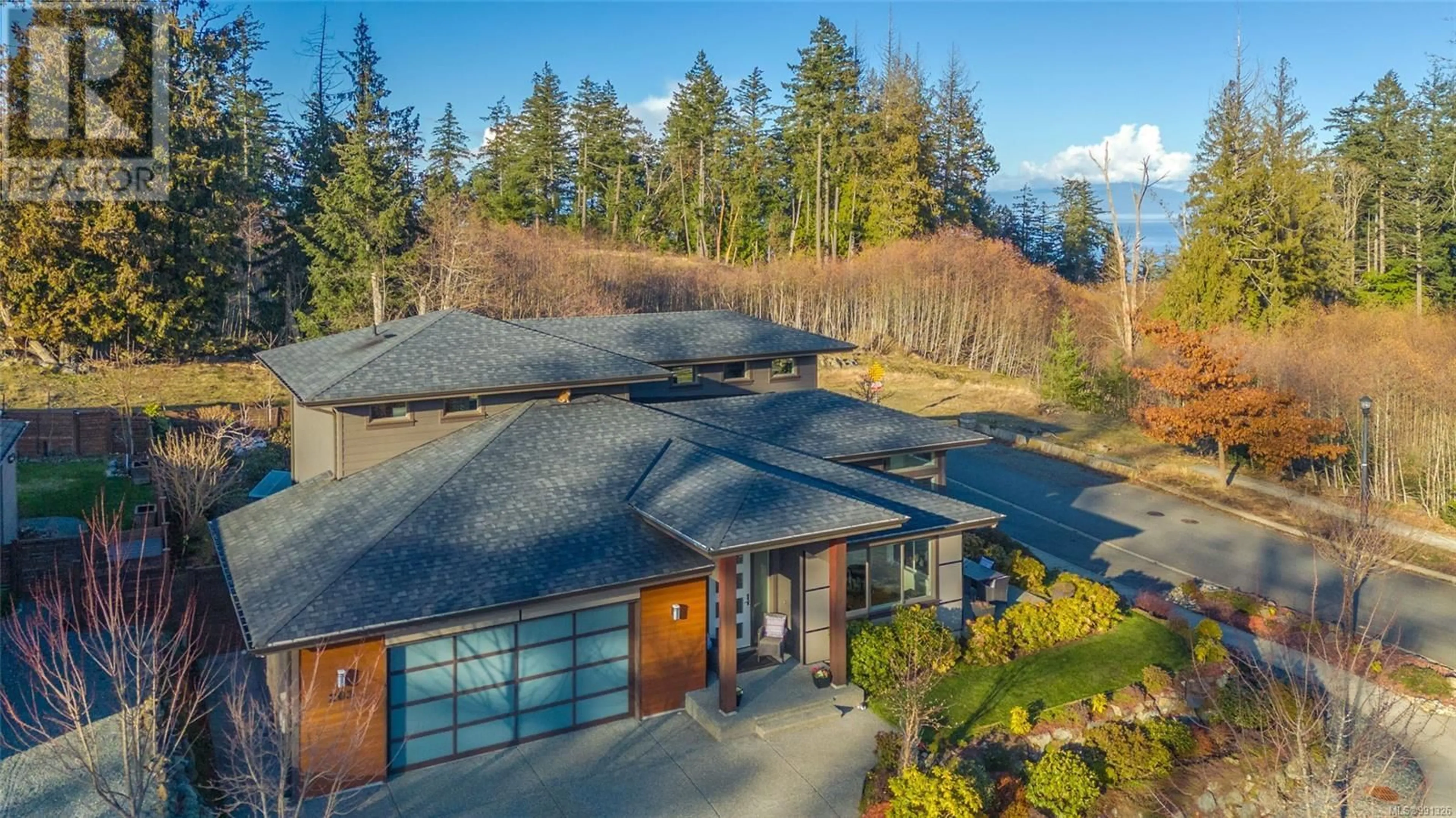 A pic from outside/outdoor area/front of a property/back of a property/a pic from drone, unknown for 203 Timbercrest Way, Nanaimo British Columbia V9T6H2