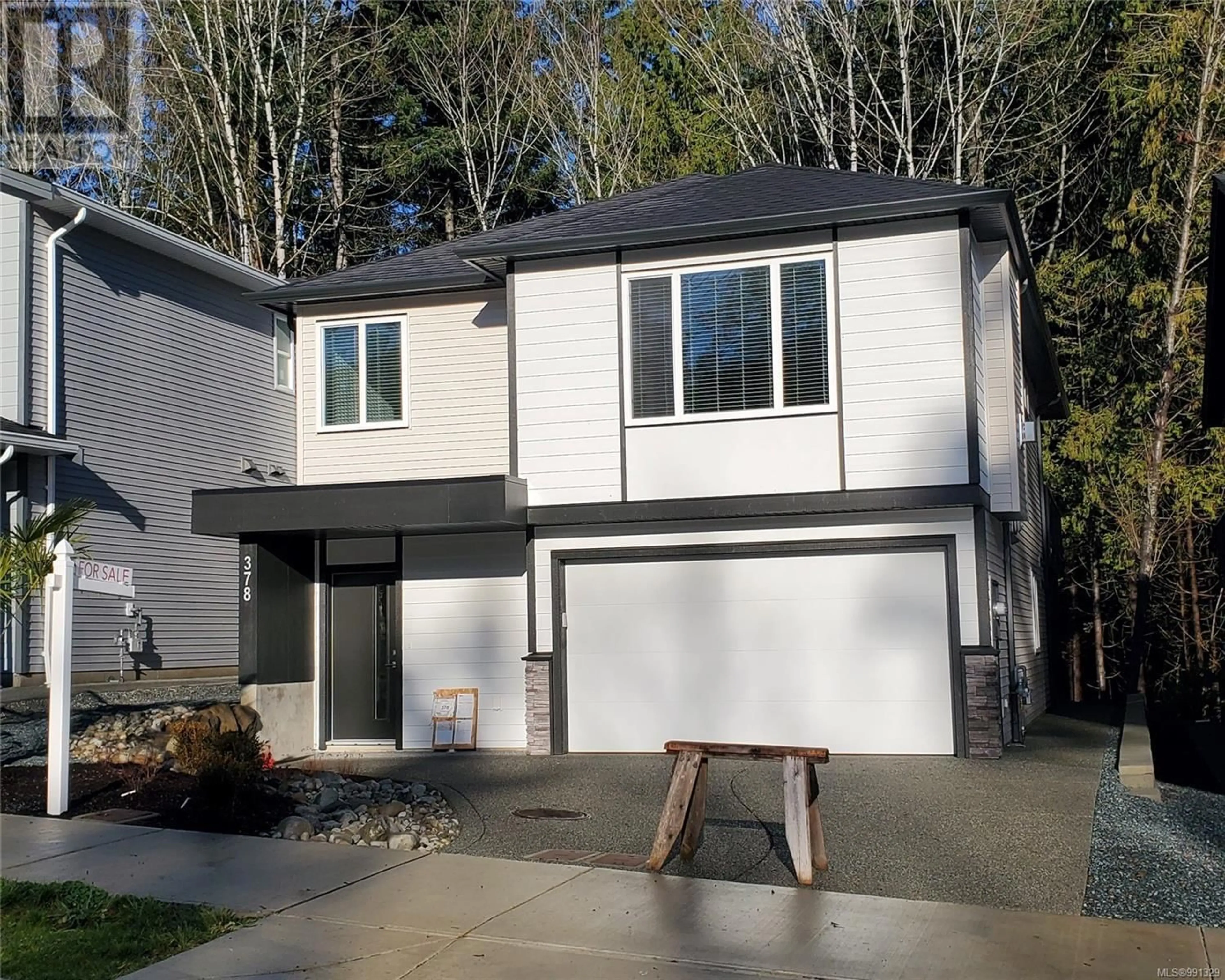 Home with vinyl exterior material, street for 378 Avaani Way, Nanaimo British Columbia V9R0L9