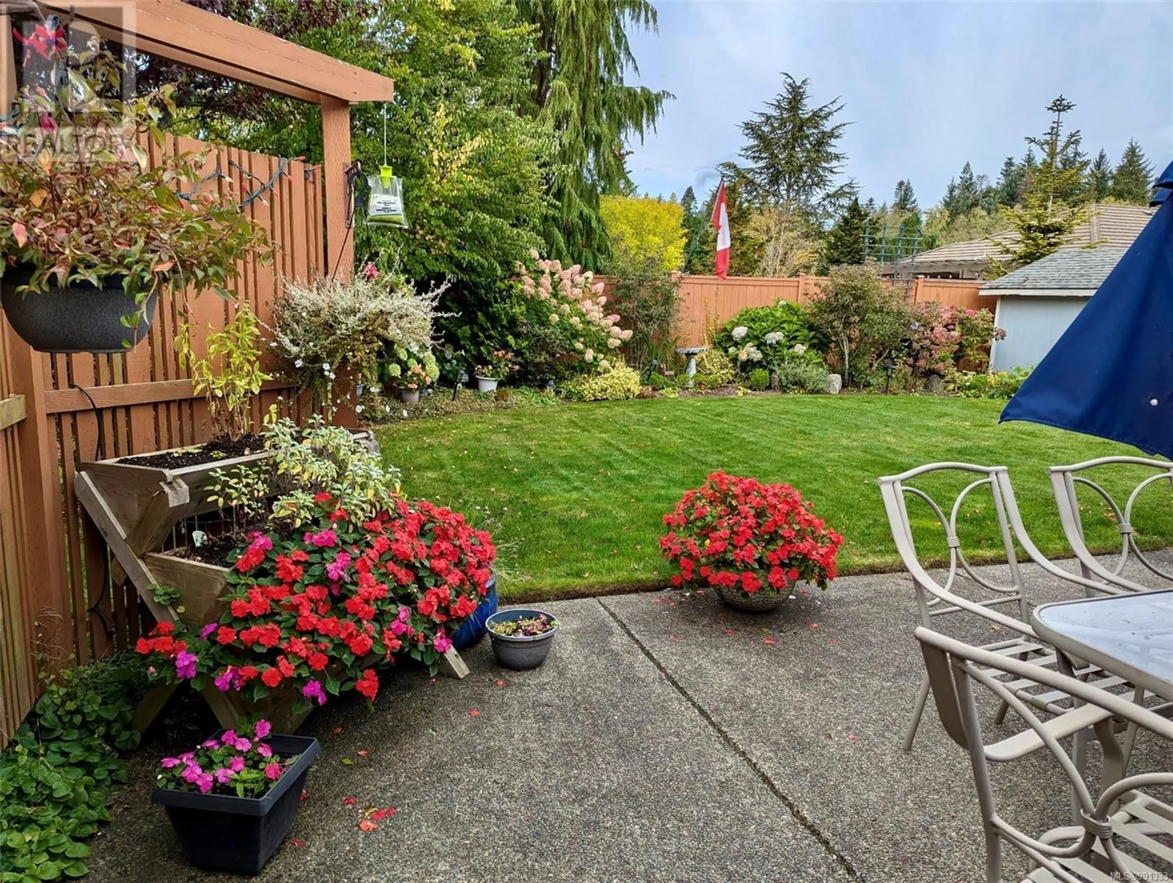 Patio, street for 802 Norwood Pl, Qualicum Beach British Columbia V9K2P9