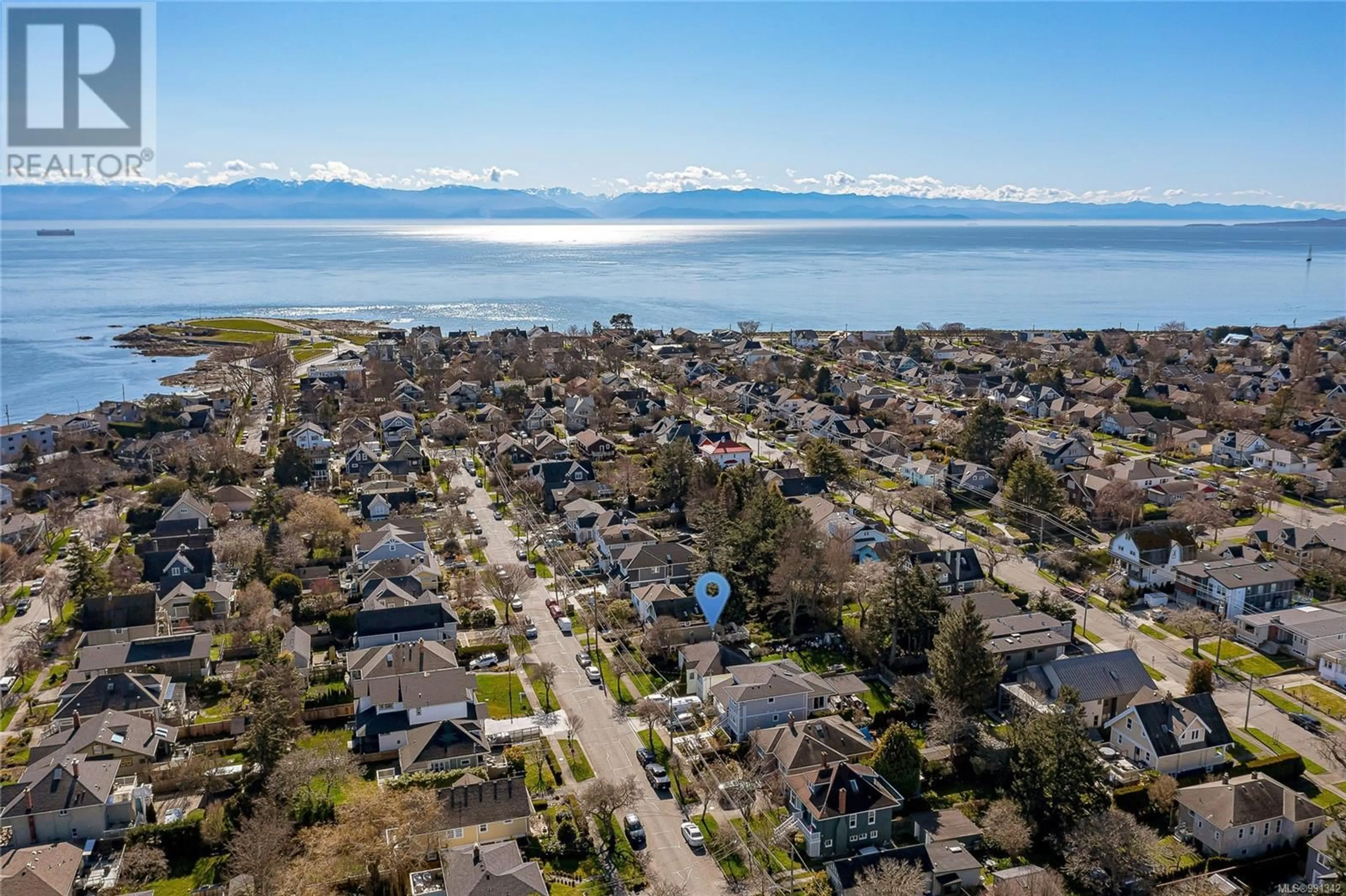 A pic from outside/outdoor area/front of a property/back of a property/a pic from drone, water/lake/river/ocean view for 148 OLIVE STREET, Victoria British Columbia V8S3H3