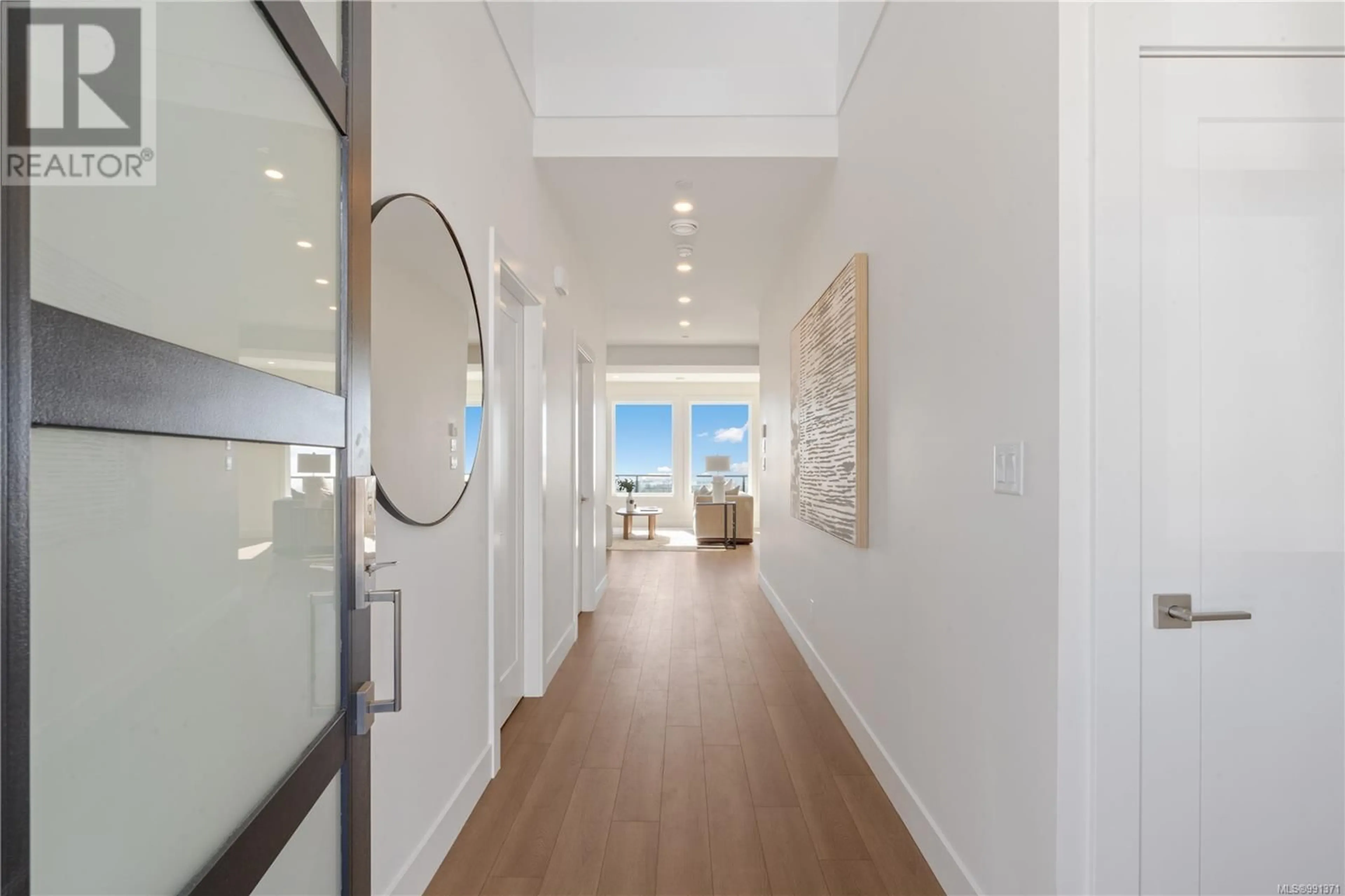 Indoor entryway for 2297 HUDSON TERRACE, Sooke British Columbia V9Z0N2