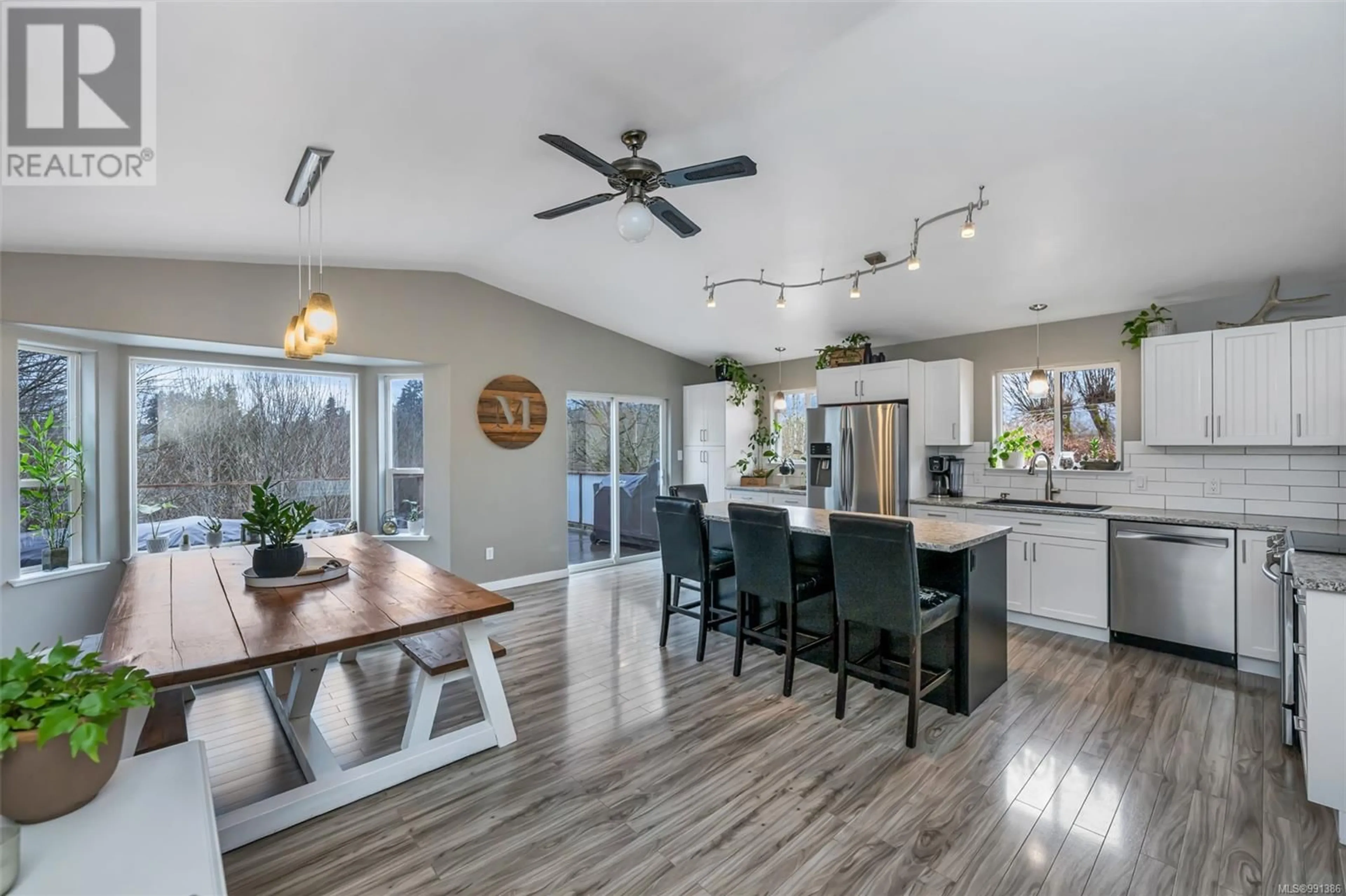 Open concept kitchen, unknown for 1 6136 Grieve Rd, Duncan British Columbia V9L2H1