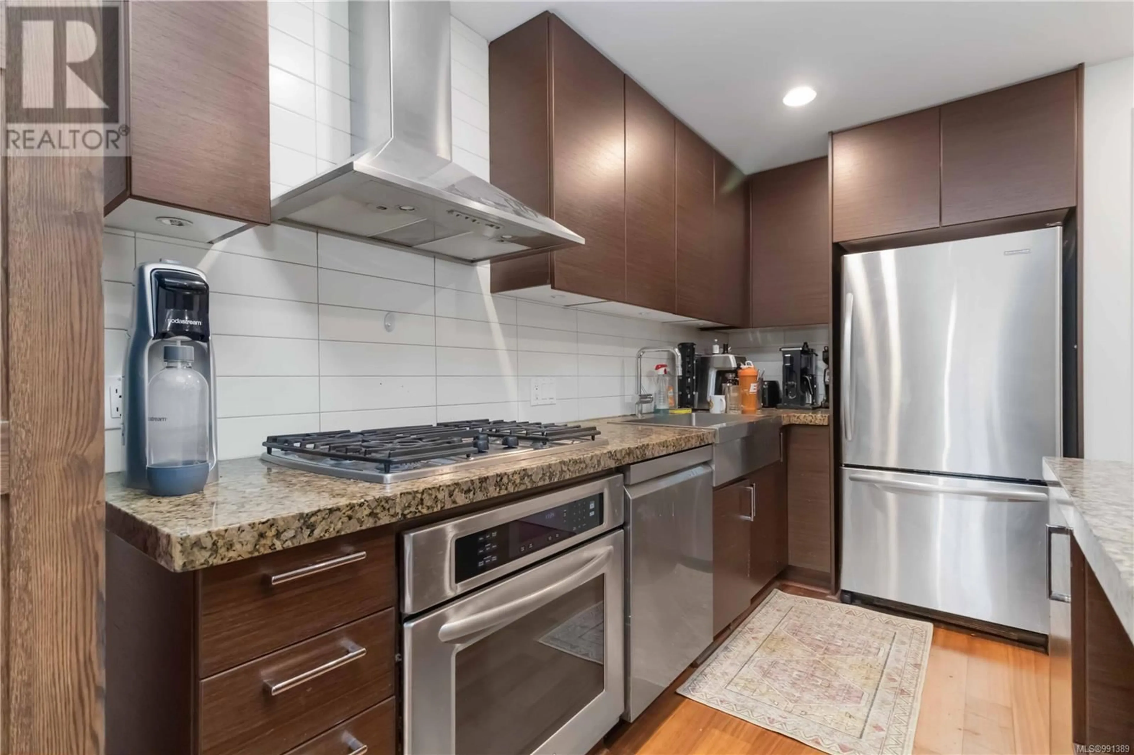 Standard kitchen, ceramic/tile floor for 419 1400 Lynburne Pl, Langford British Columbia V9B0A4