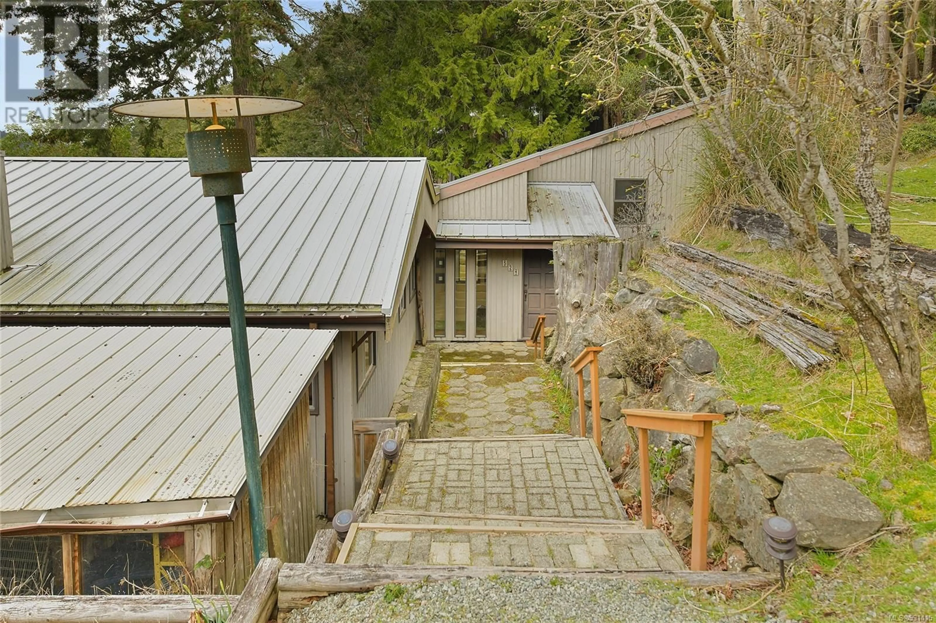 Patio, building for 524 Bay Trnabt, Mayne Island British Columbia V0N2J2