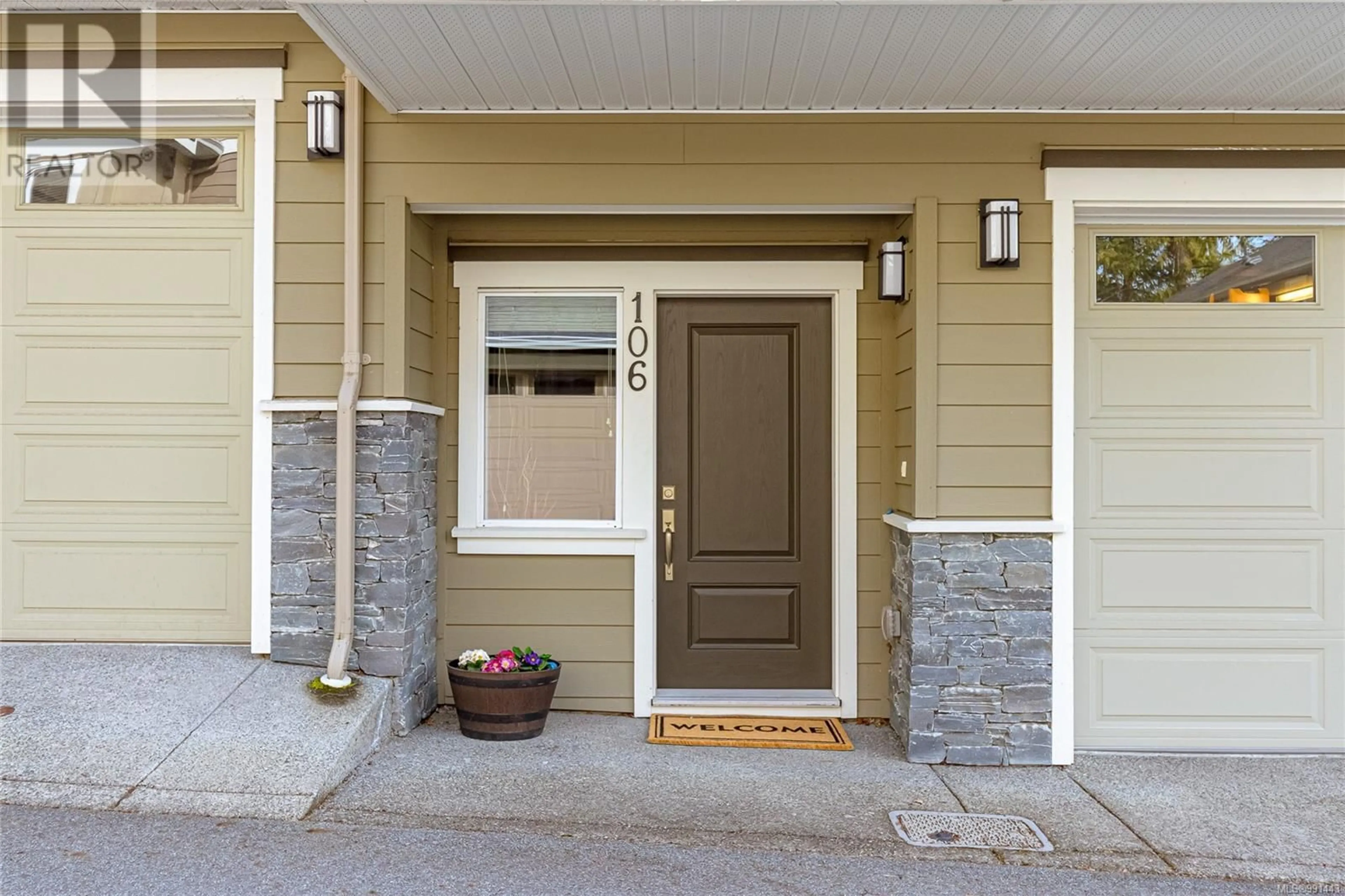 Indoor entryway for 106 3439 Ambrosia Cres, Langford British Columbia V9C0K4