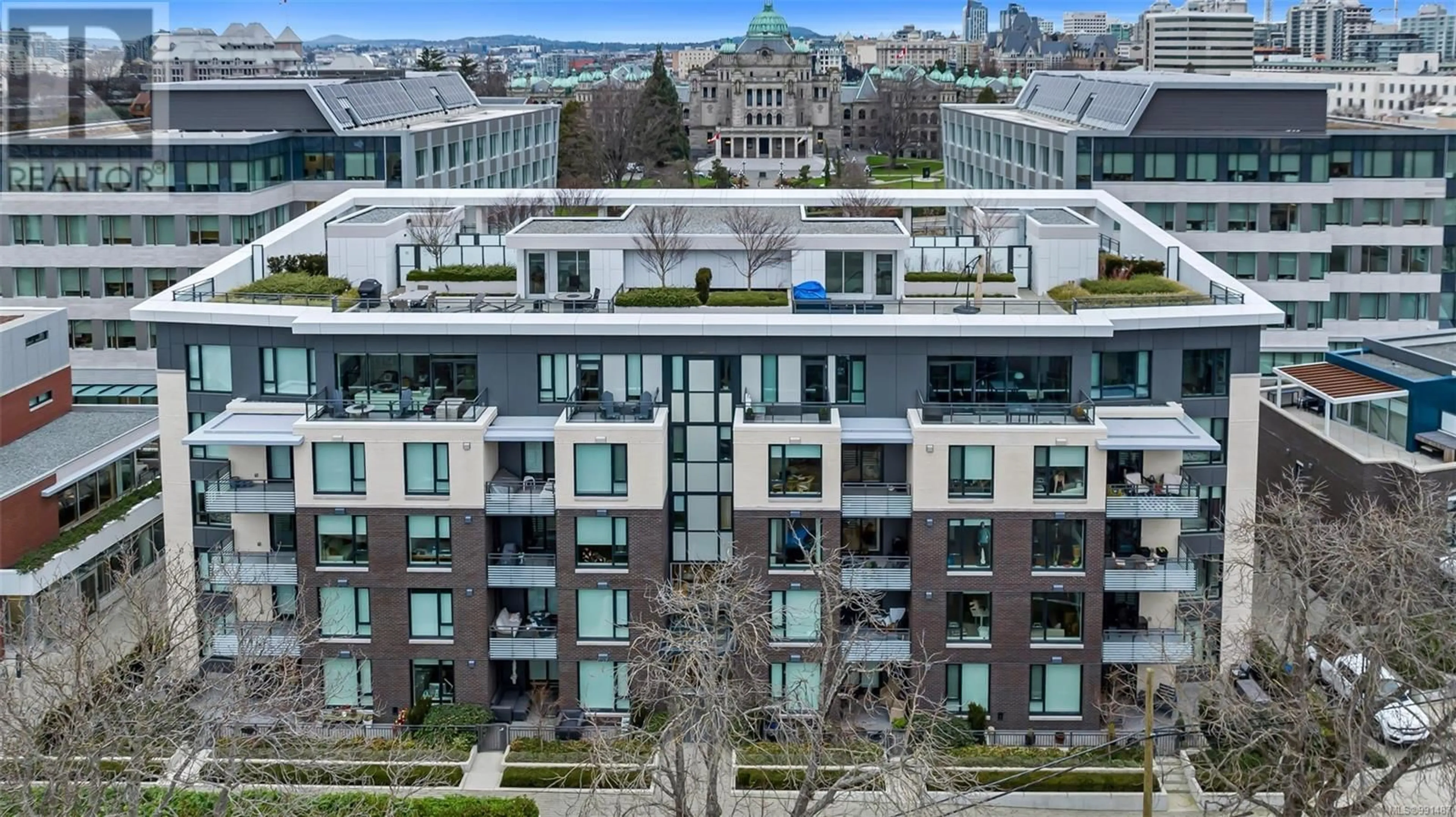 A pic from outside/outdoor area/front of a property/back of a property/a pic from drone, city buildings view from balcony for 308 550 Michigan St, Victoria British Columbia V8V0G3