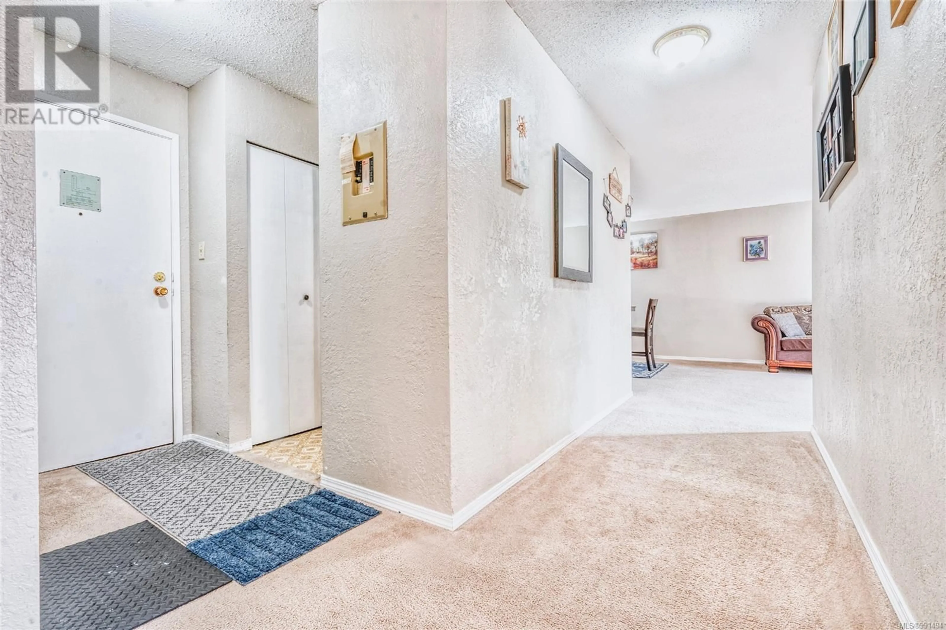 Unknown for 210 - 3235 QUADRA STREET, Saanich British Columbia V8X1G4