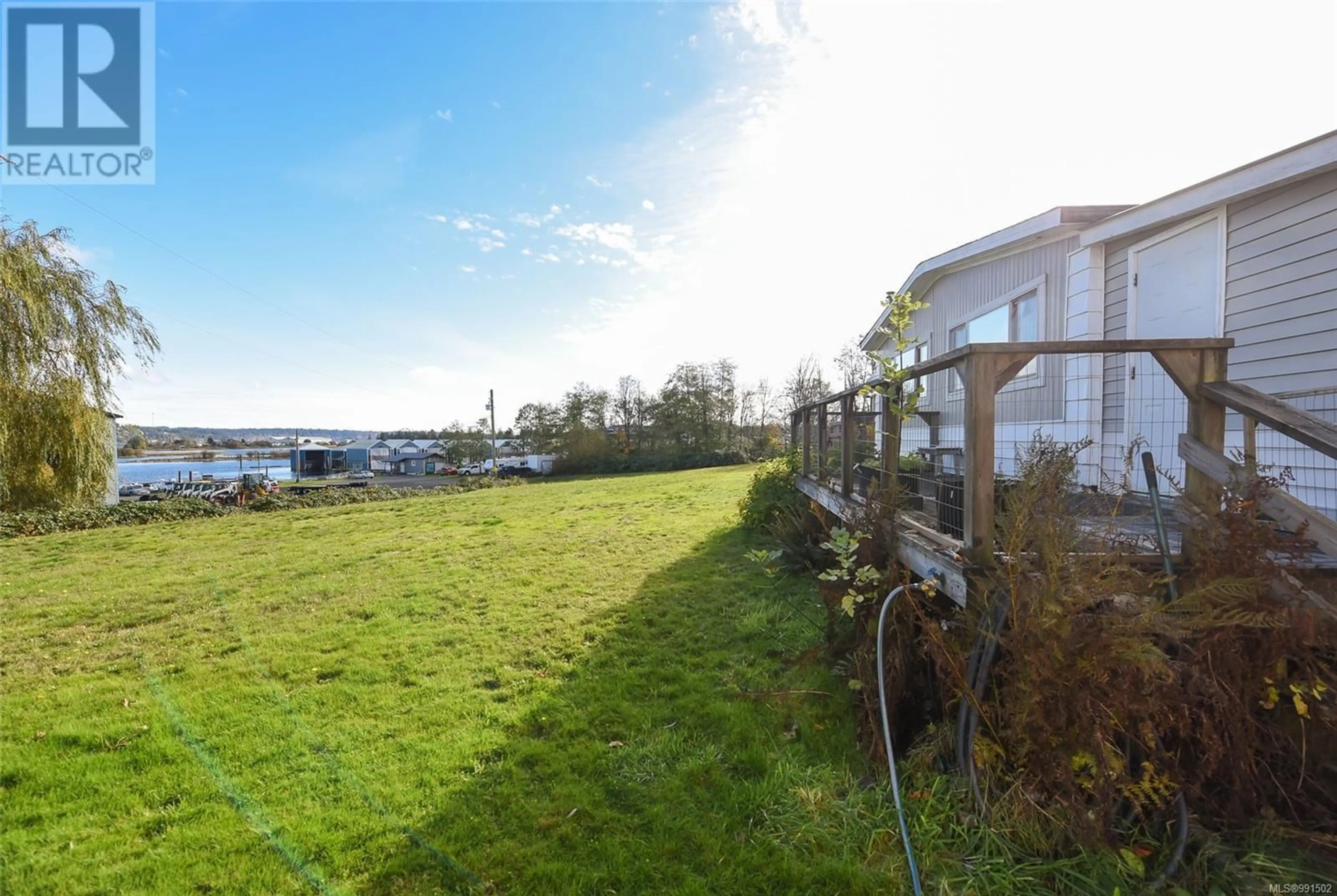 A pic from outside/outdoor area/front of a property/back of a property/a pic from drone, water/lake/river/ocean view for 4 1451 Perkins Rd, Campbell River British Columbia V9W4R8