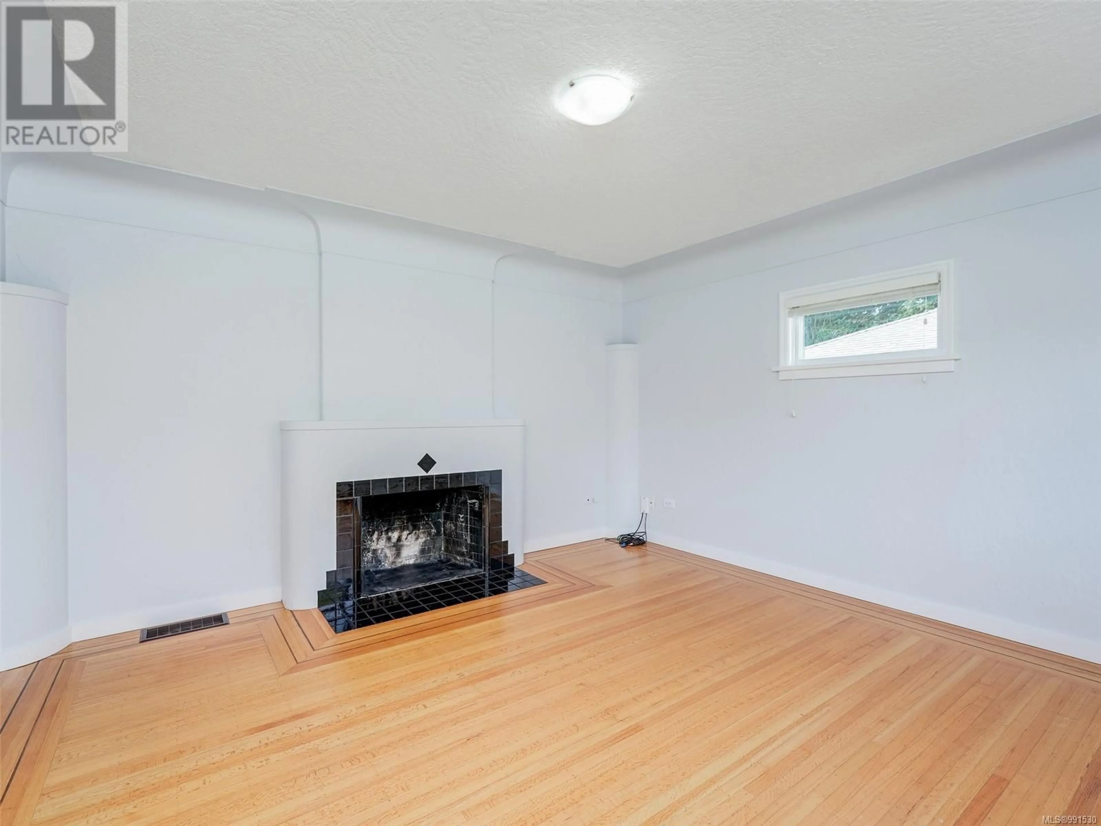 A pic of a room for 1621 McRae Ave, Saanich British Columbia V8P1G7