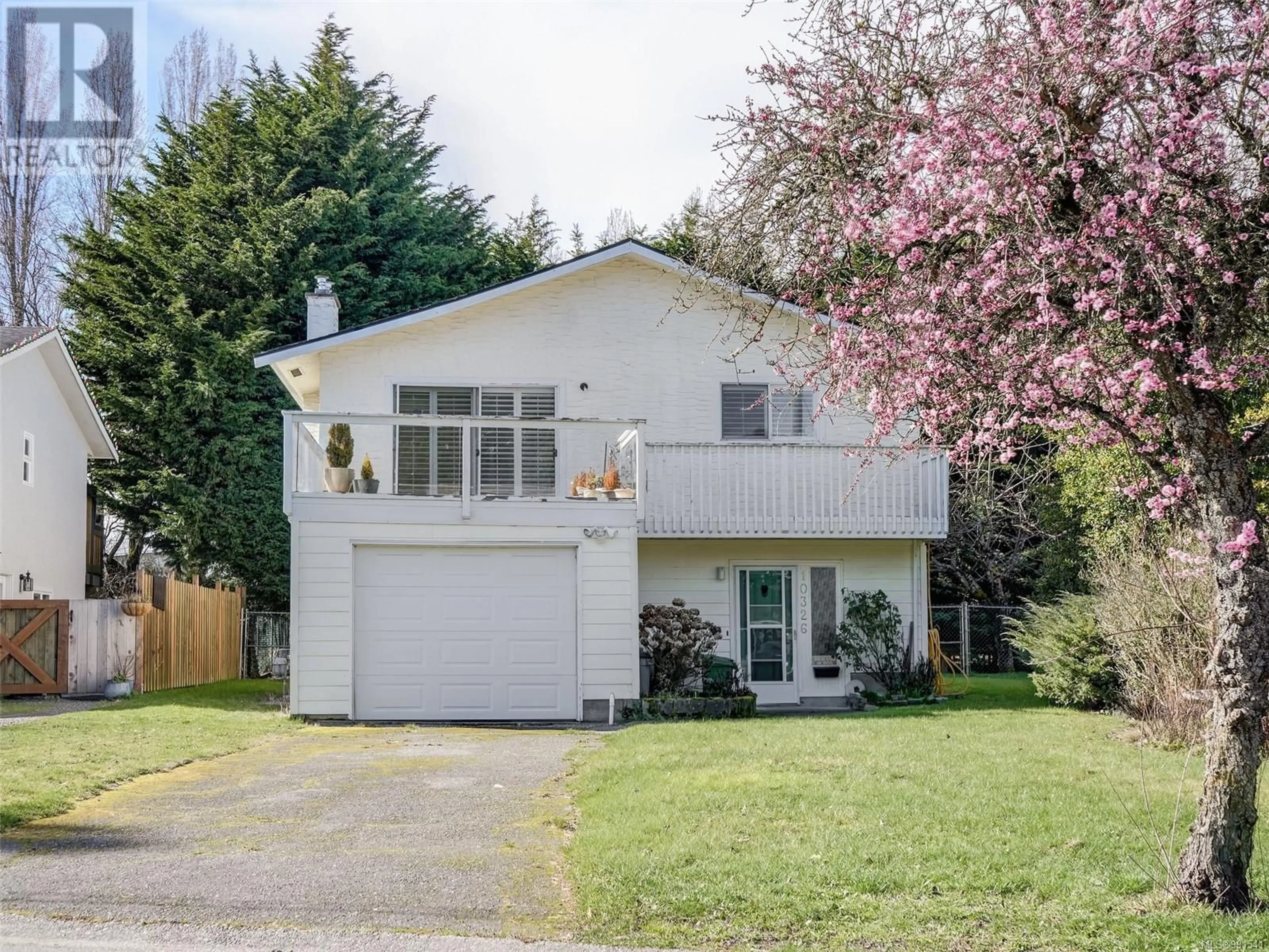 Home with vinyl exterior material, street for 10326 Gabriola Pl, Sidney British Columbia V8L3J8