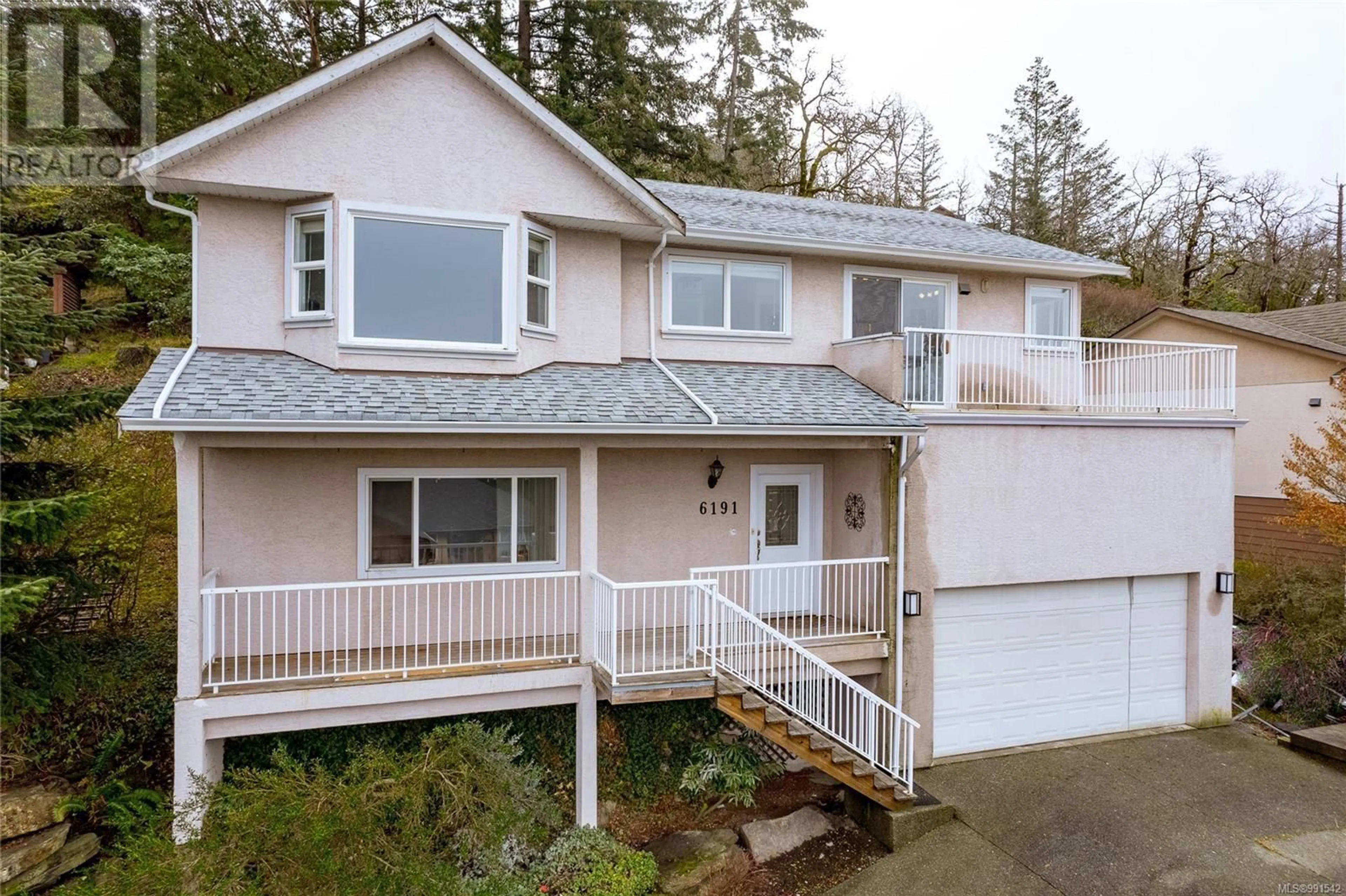 Home with vinyl exterior material, unknown for 6191 THOMSON TERRACE, Duncan British Columbia V9L5R1