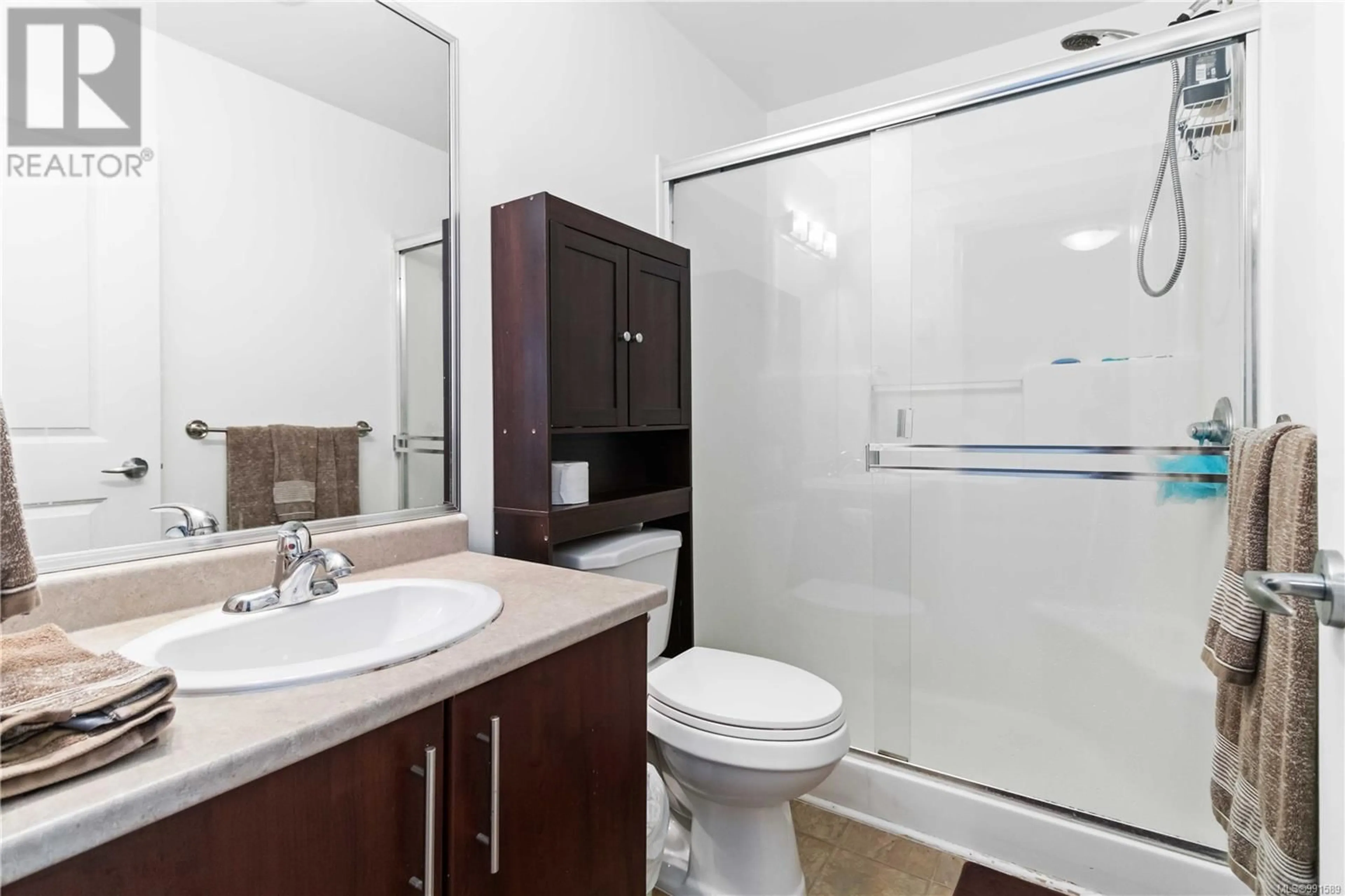 Standard bathroom, unknown for 1 - 920 CALEDONIA AVENUE, Victoria British Columbia V8T1E8
