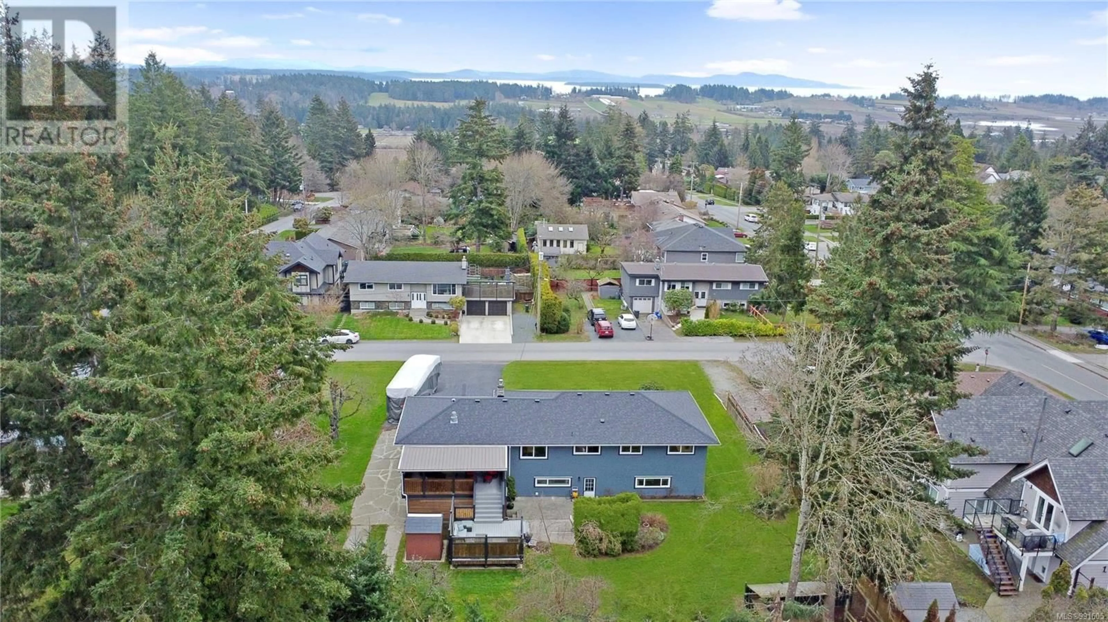 A pic from outside/outdoor area/front of a property/back of a property/a pic from drone, unknown for 7278 Chatwell Dr, Central Saanich British Columbia V8M1M8