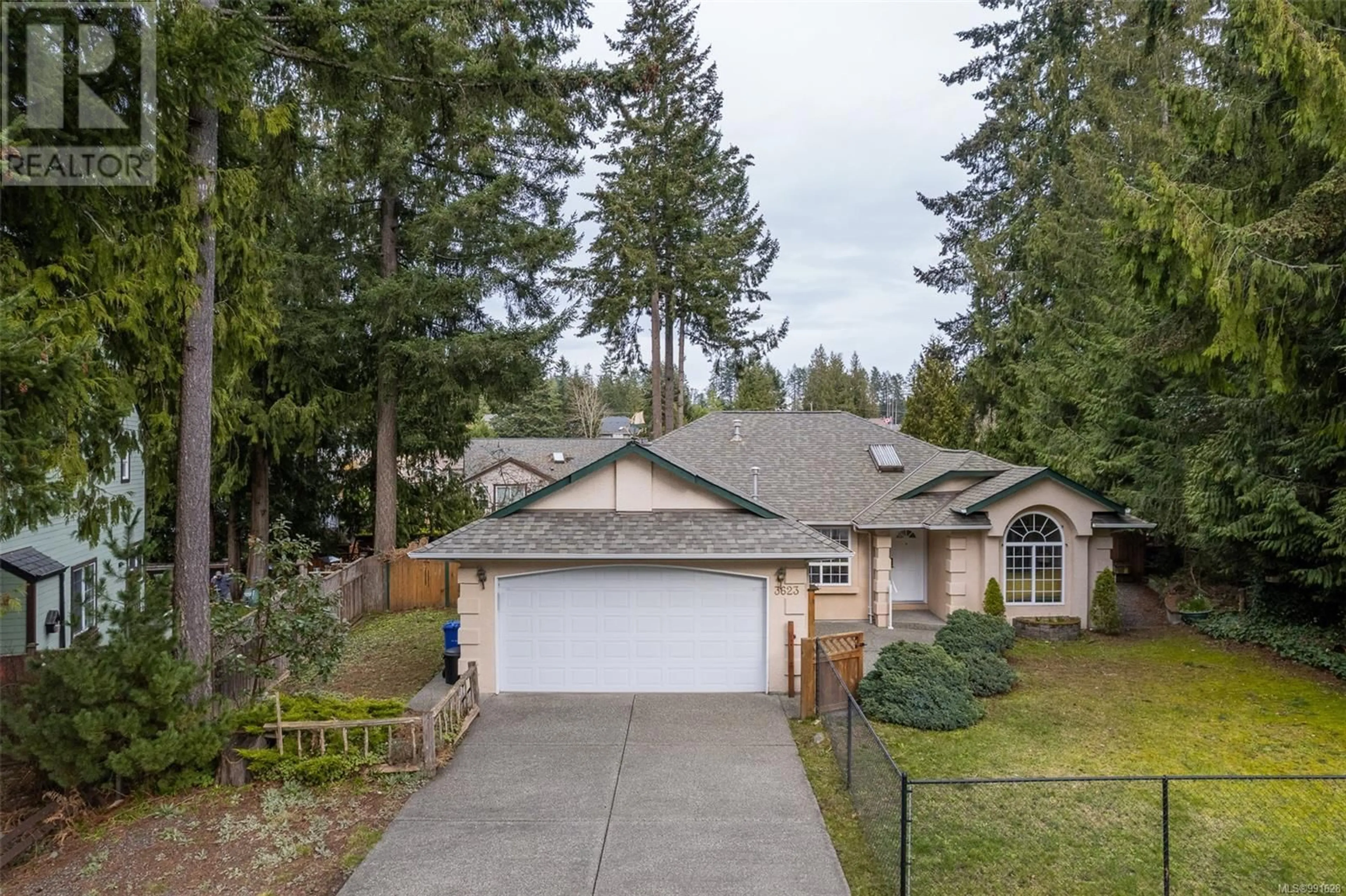 A pic from outside/outdoor area/front of a property/back of a property/a pic from drone, unknown for 3623 PRINCESS AVENUE, Cobble Hill British Columbia V0R1L3