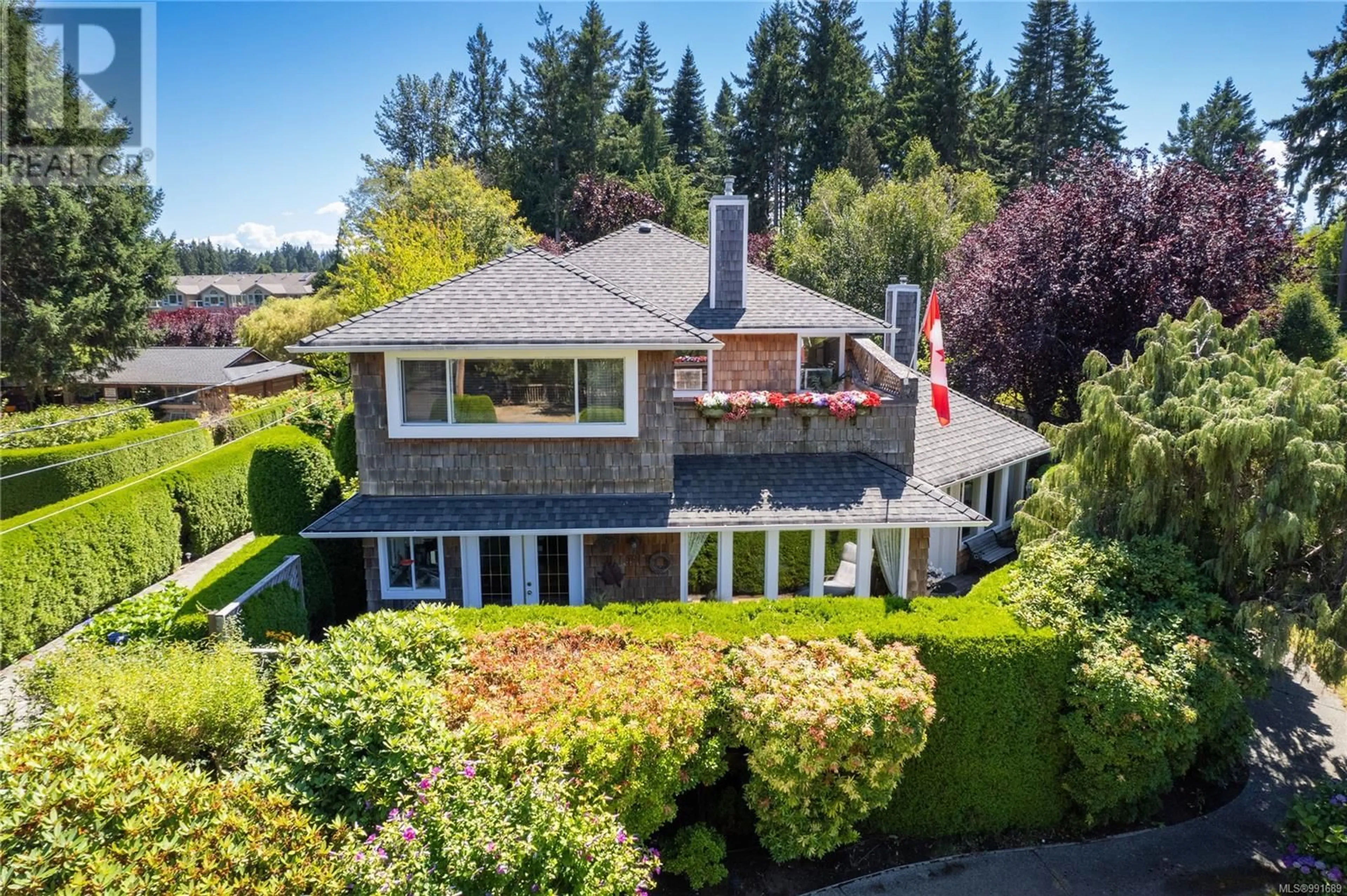 A pic from outside/outdoor area/front of a property/back of a property/a pic from drone, unknown for 1424 BLACKBRANT PLACE, Parksville British Columbia V9P2A3