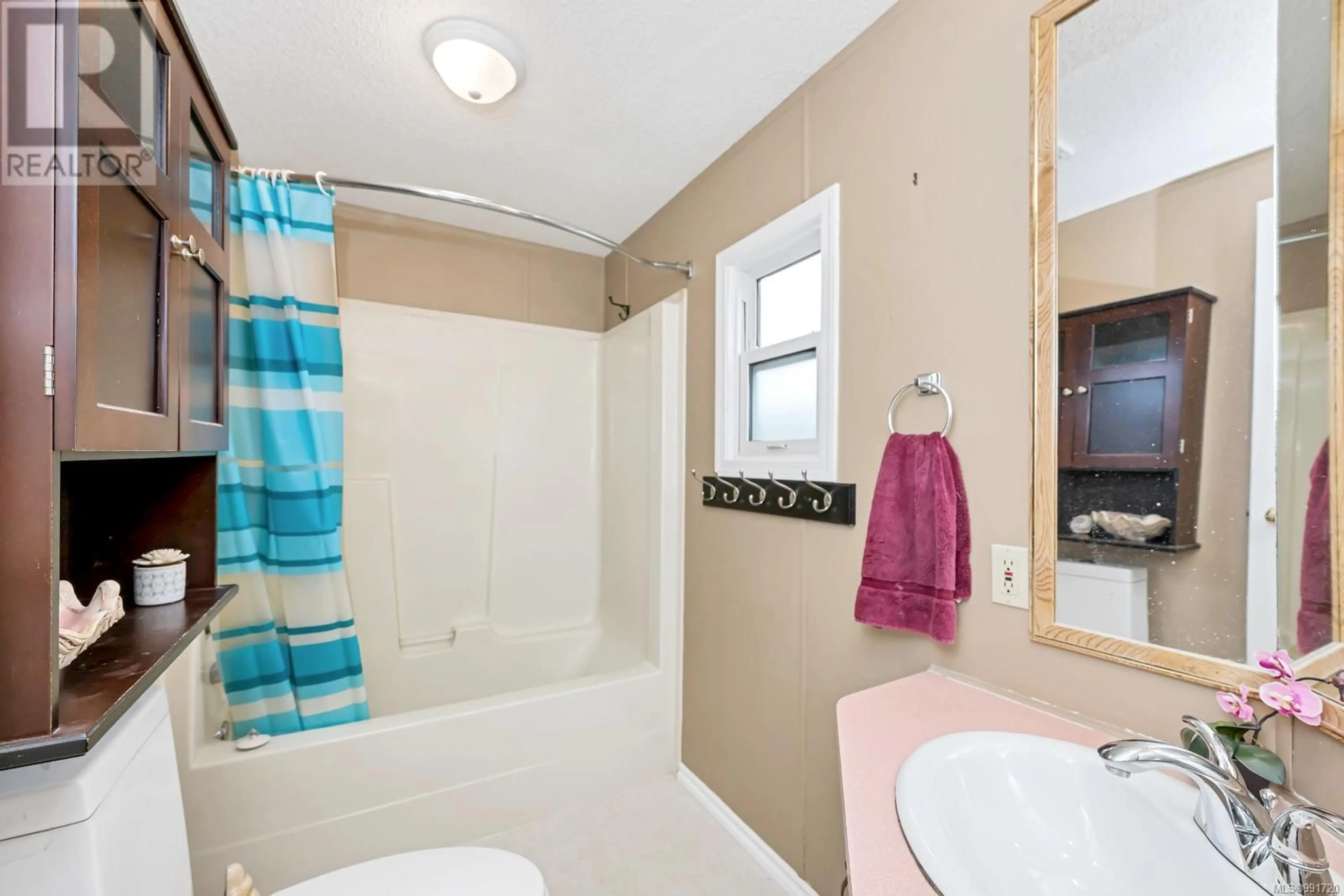 Standard bathroom, ceramic/tile floor for 115 1753 Cecil St, Crofton British Columbia V0R1R0