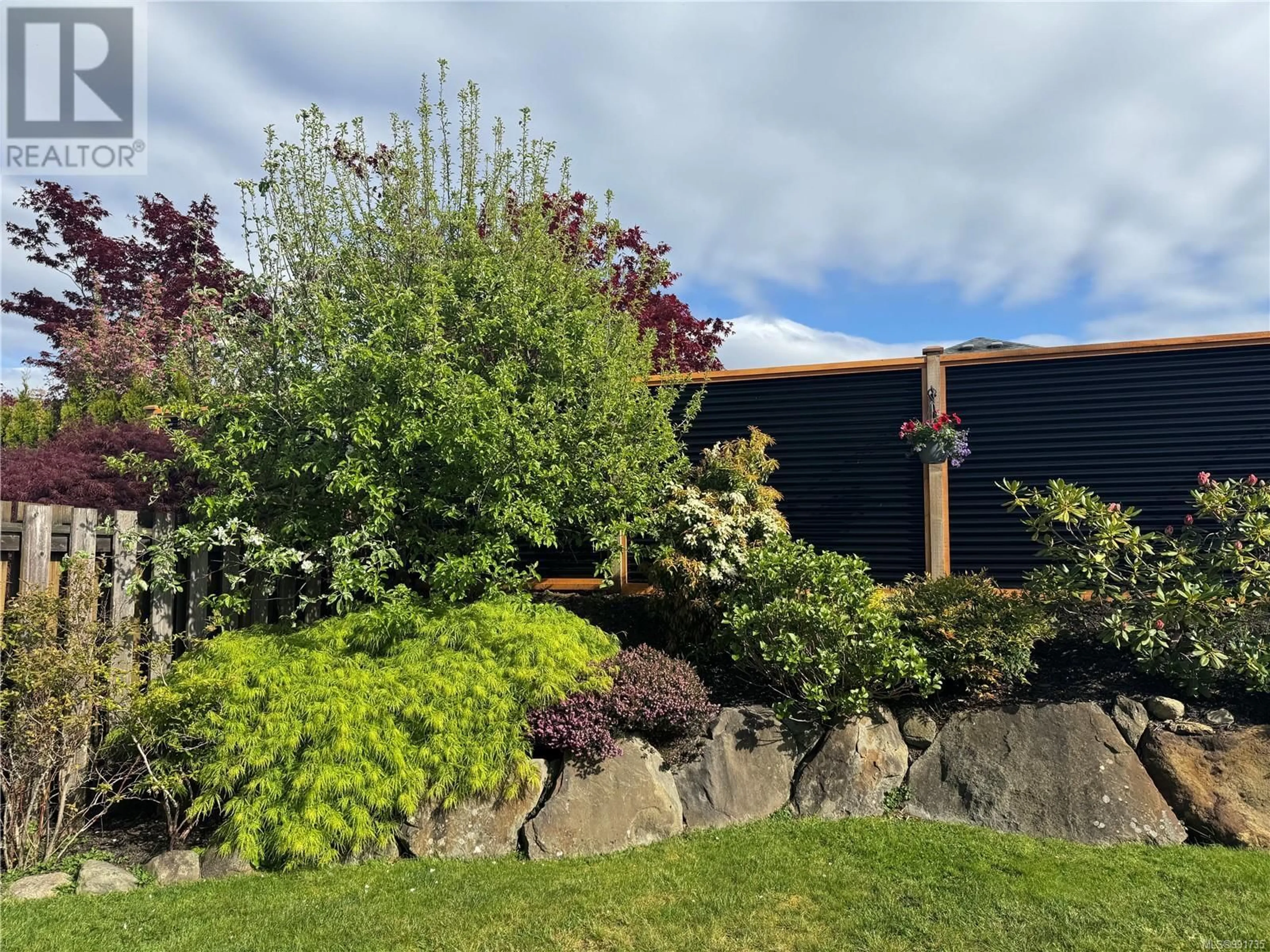 A pic from outside/outdoor area/front of a property/back of a property/a pic from drone, street for 2457 CANUCK PLACE, Comox British Columbia V9M0A2