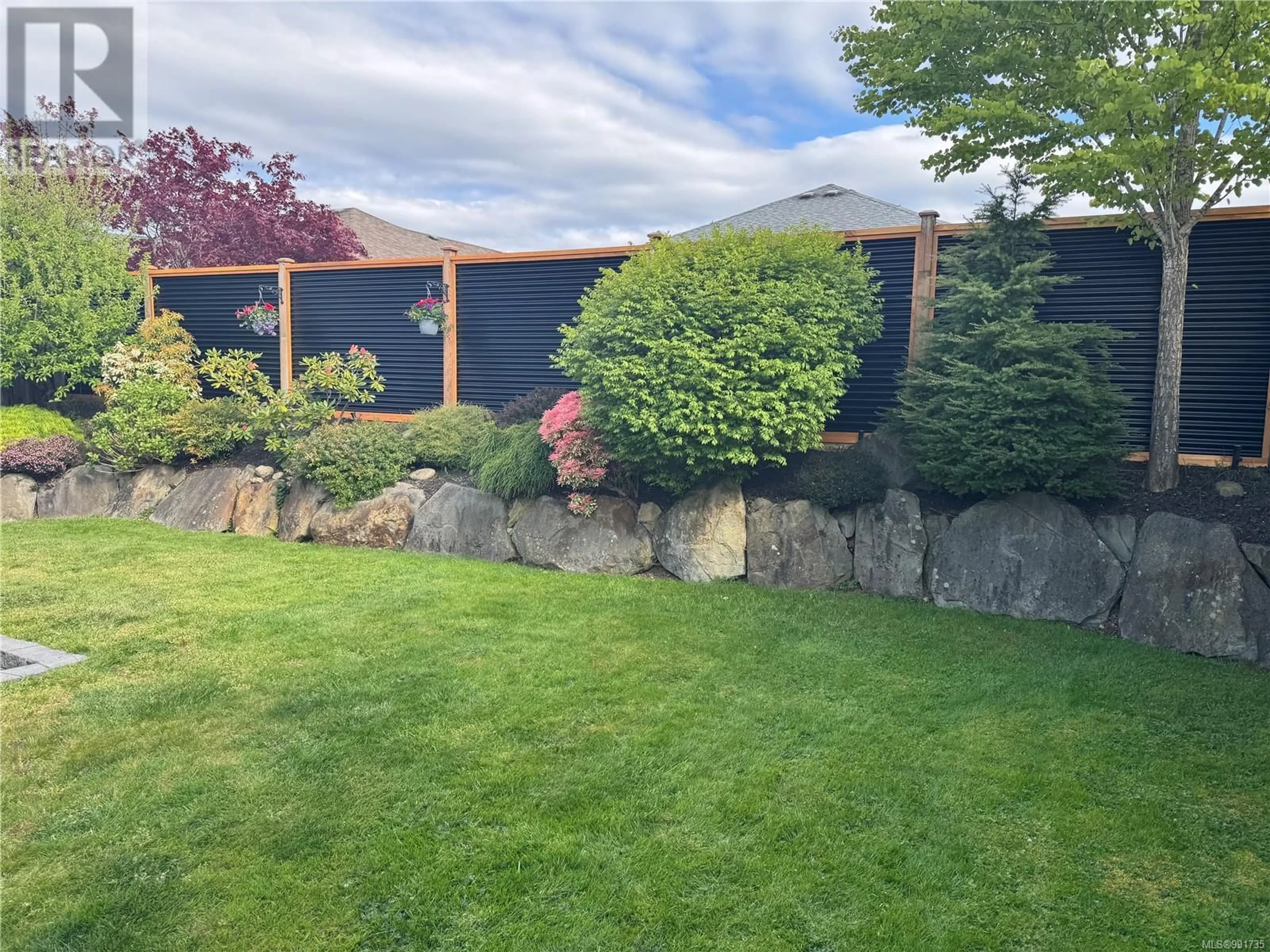 A pic from outside/outdoor area/front of a property/back of a property/a pic from drone, unknown for 2457 CANUCK PLACE, Comox British Columbia V9M0A2