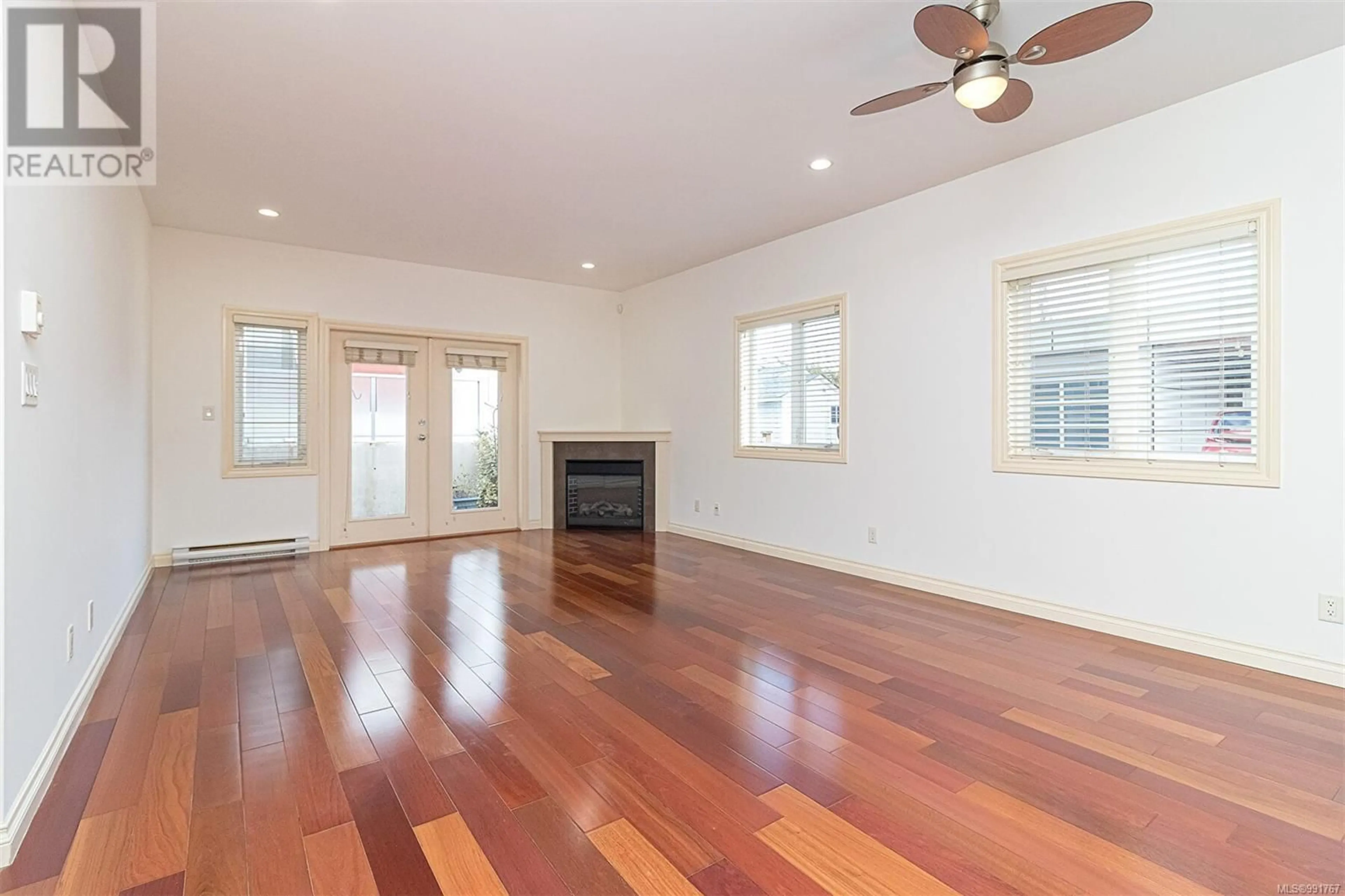 A pic of a room for 4 - 9625 FIFTH STREET, Sidney British Columbia V8L2W7