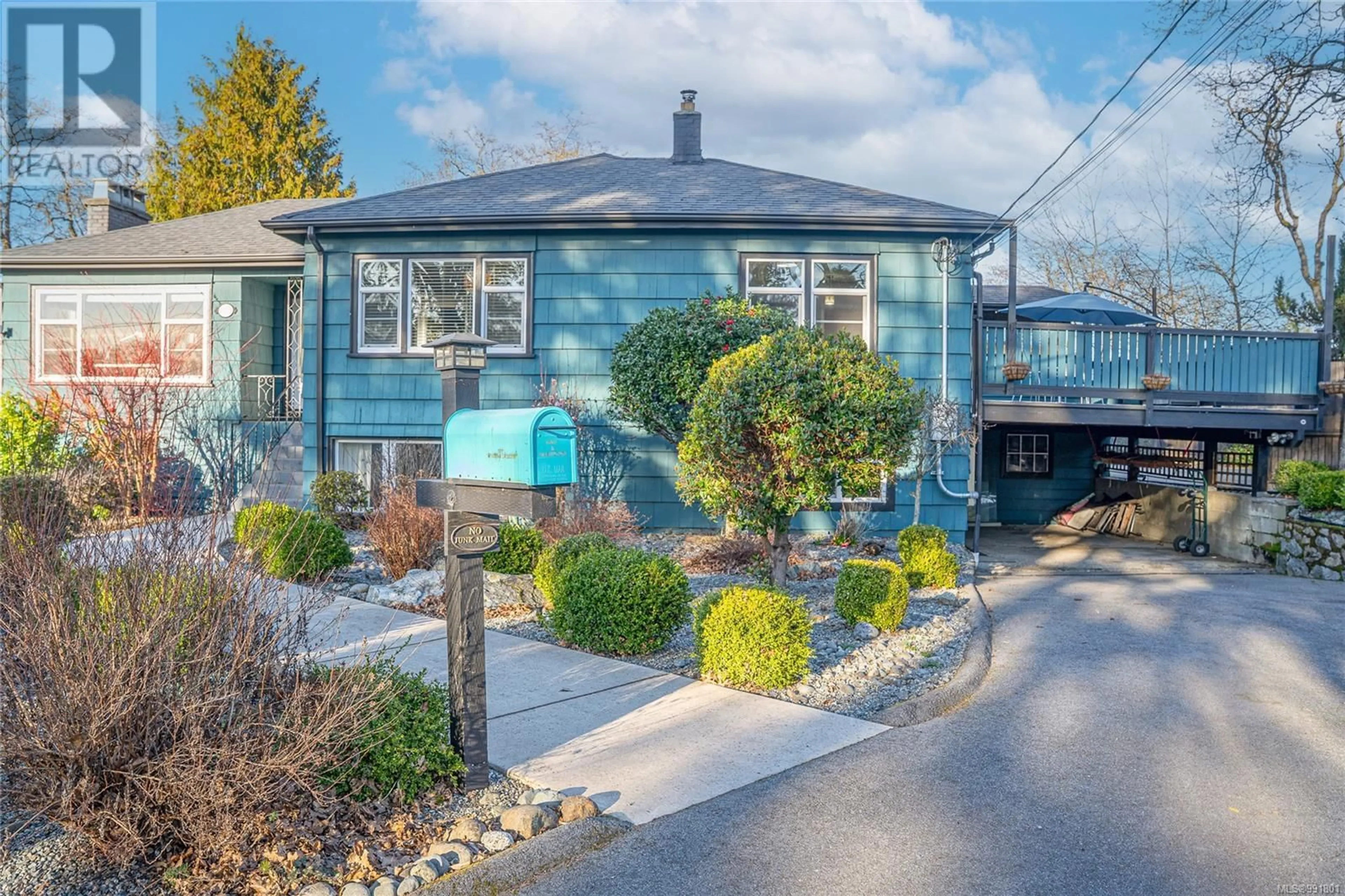 Unknown for 3771 Winston Cres, Saanich British Columbia V8X1S2