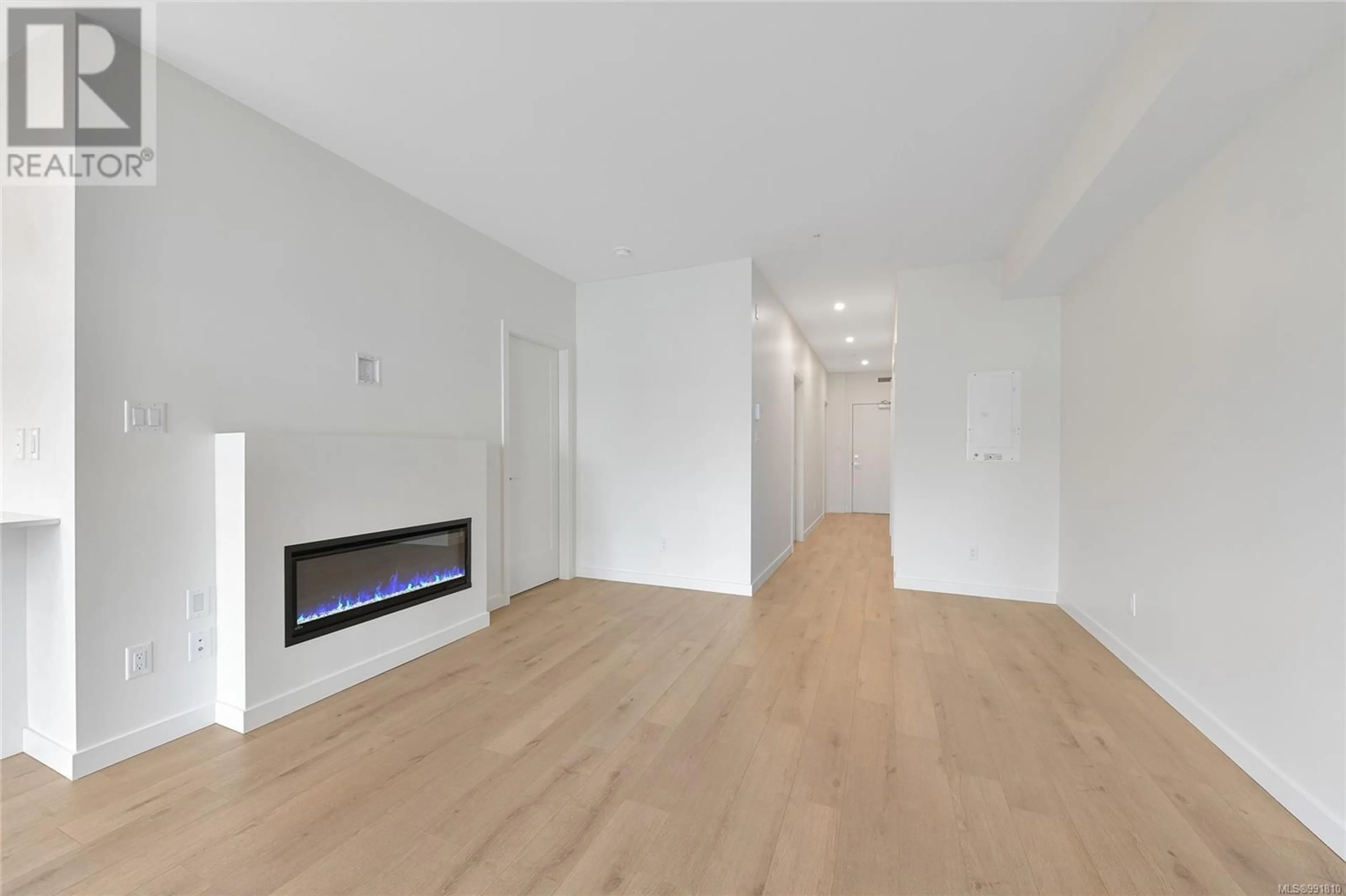A pic of a room for 203 - 9716 THIRD STREET, Sidney British Columbia V8L3A2