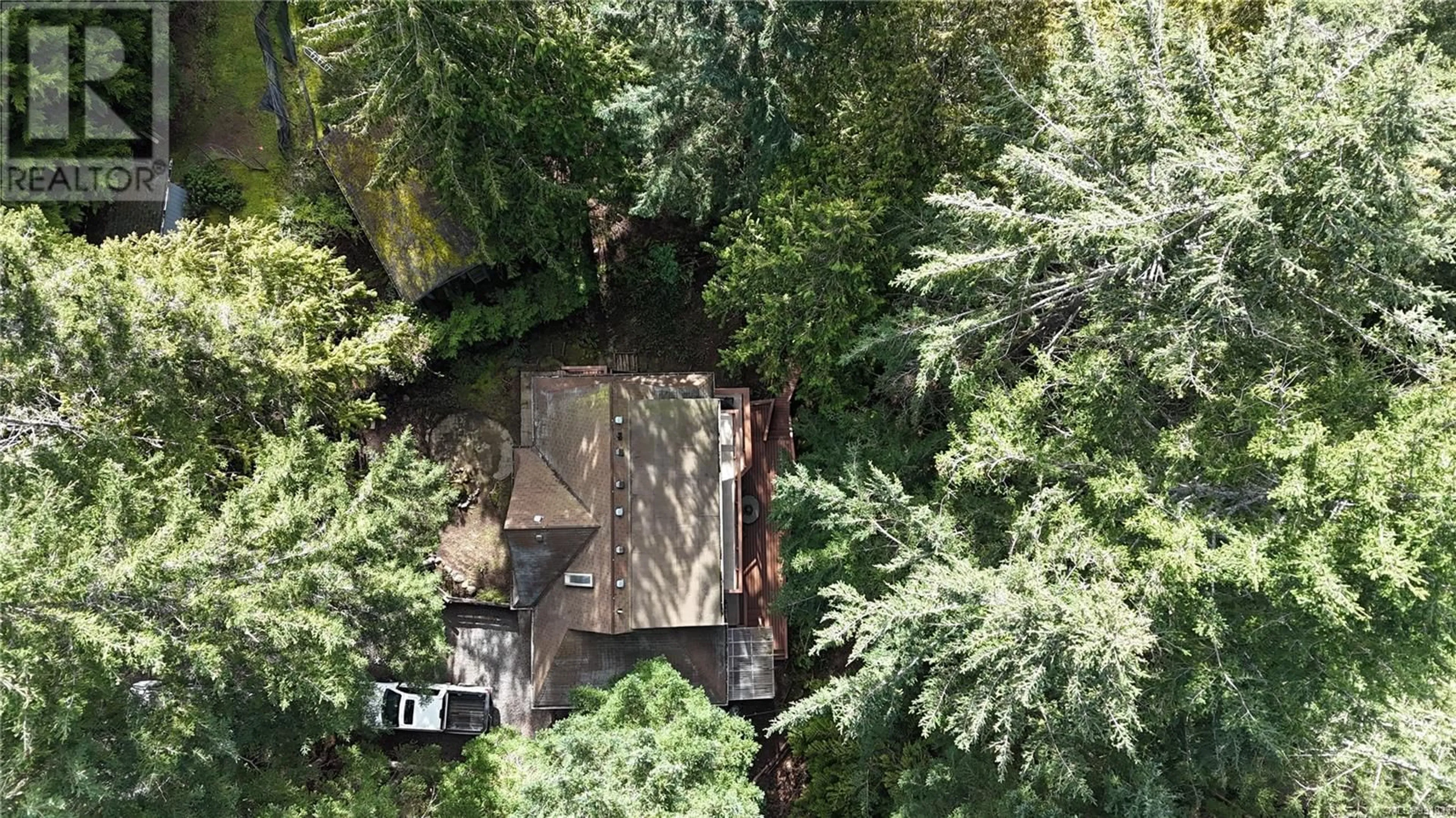 A pic from outside/outdoor area/front of a property/back of a property/a pic from drone, forest/trees view for 275 Foster Close, Gabriola Island British Columbia V0R1X2