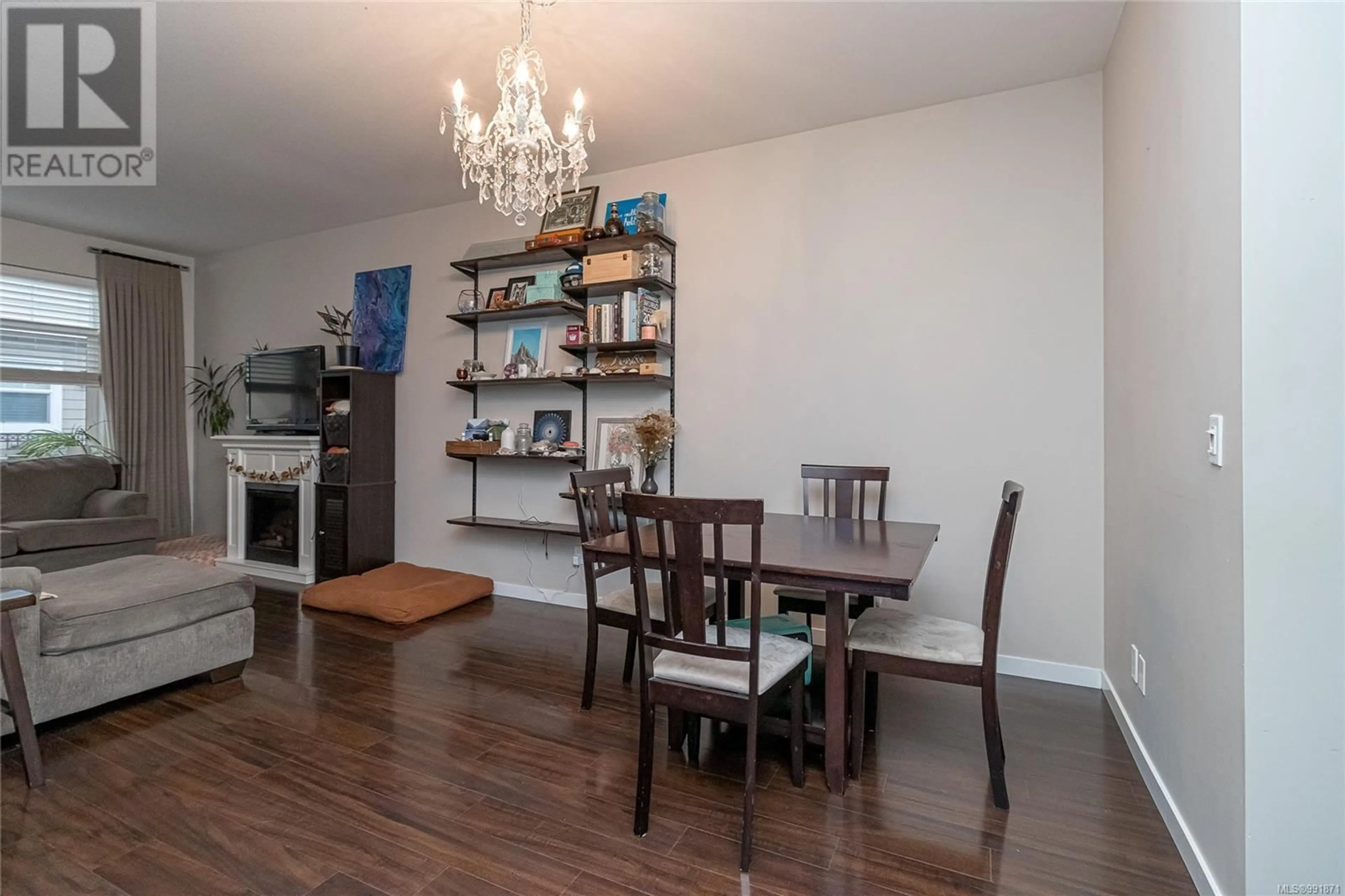 Dining room, wood/laminate floor for 111 50 Mill St, Nanaimo British Columbia V9R5A6