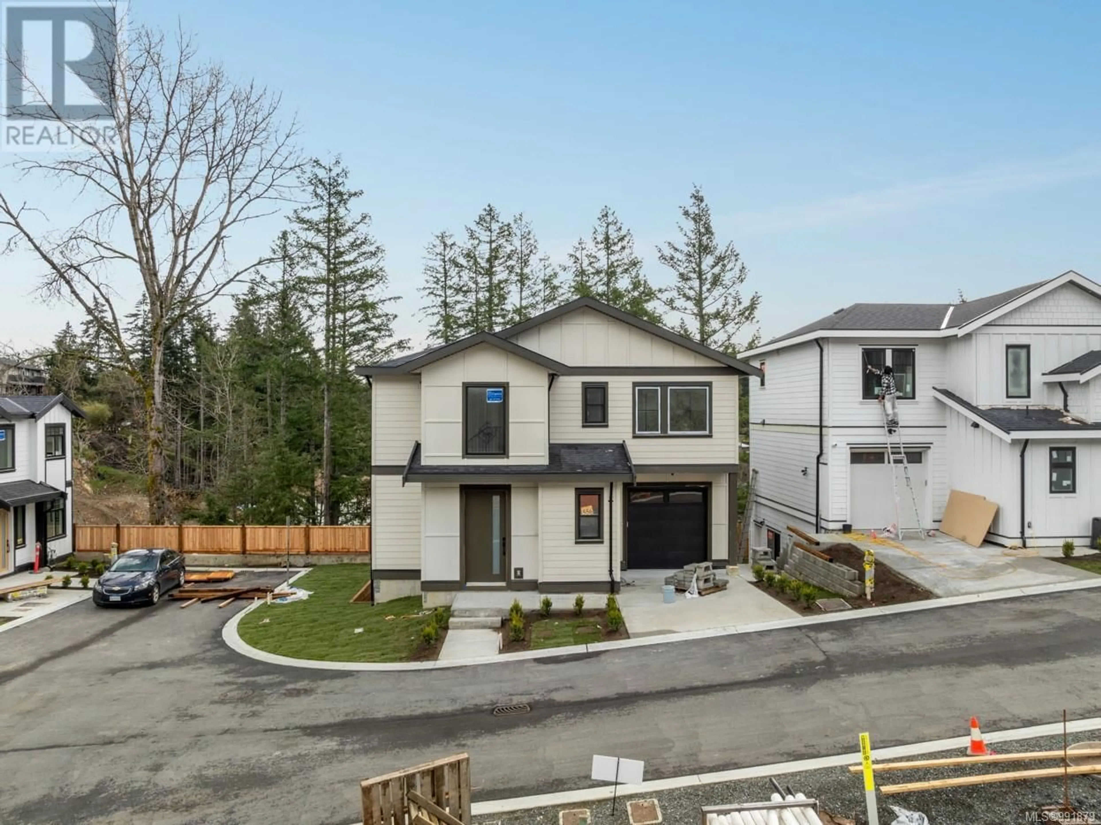 A pic from outside/outdoor area/front of a property/back of a property/a pic from drone, street for 556 BELFORD PLACE, Langford British Columbia V9B6C1