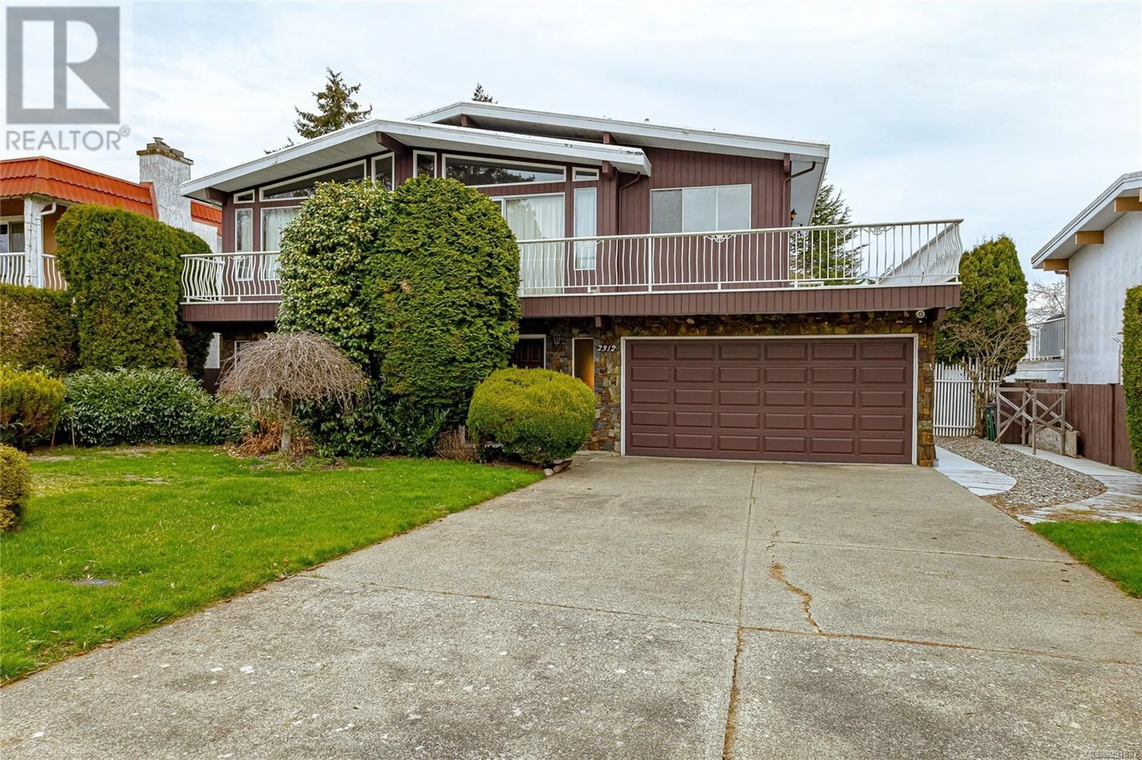 Home with vinyl exterior material, street for 2312 Foxington Pl, Saanich British Columbia V8N5K2