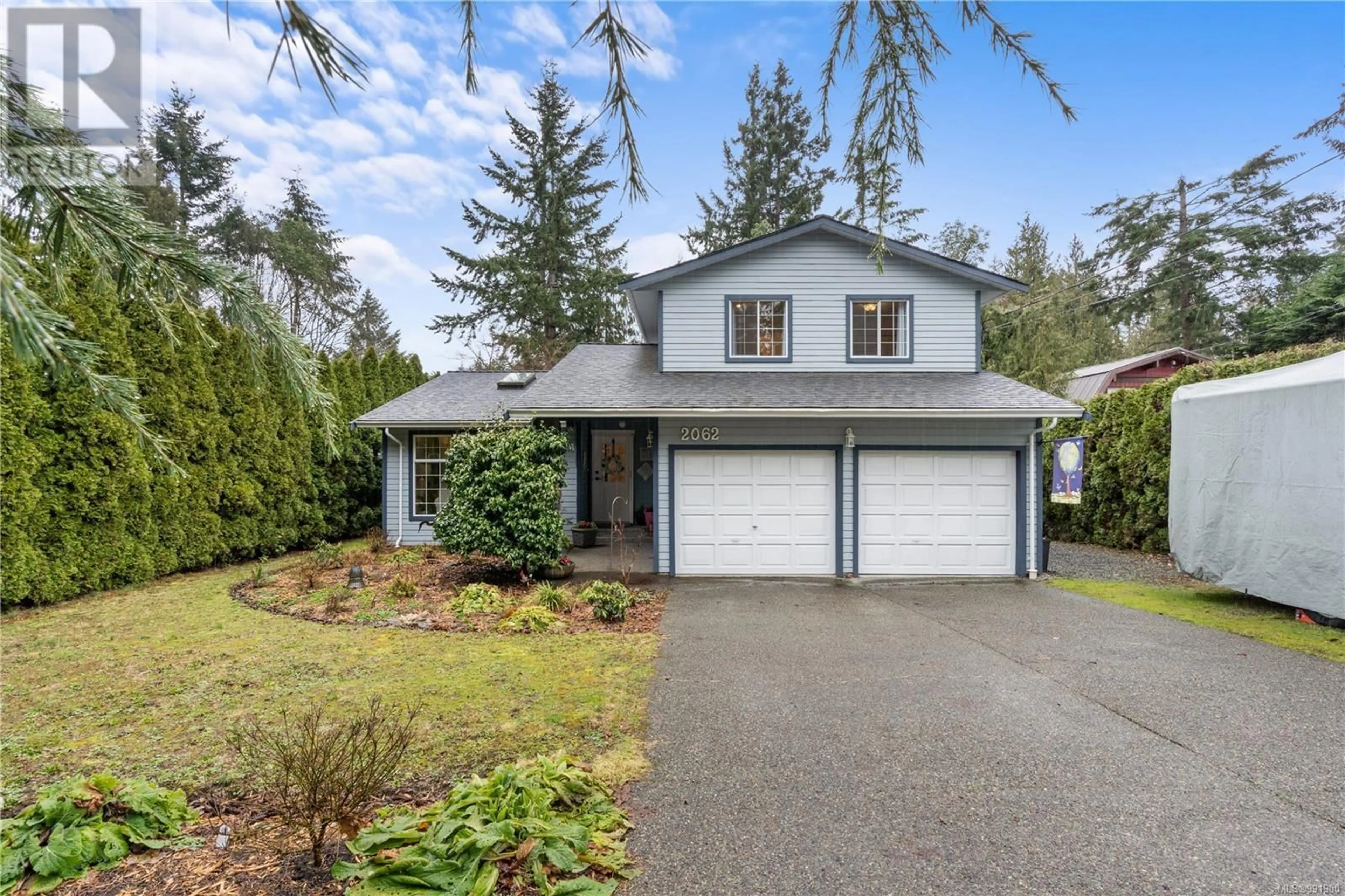 Home with vinyl exterior material, street for 2062 WIDOWS WALK, Shawnigan Lake British Columbia V8H2G5