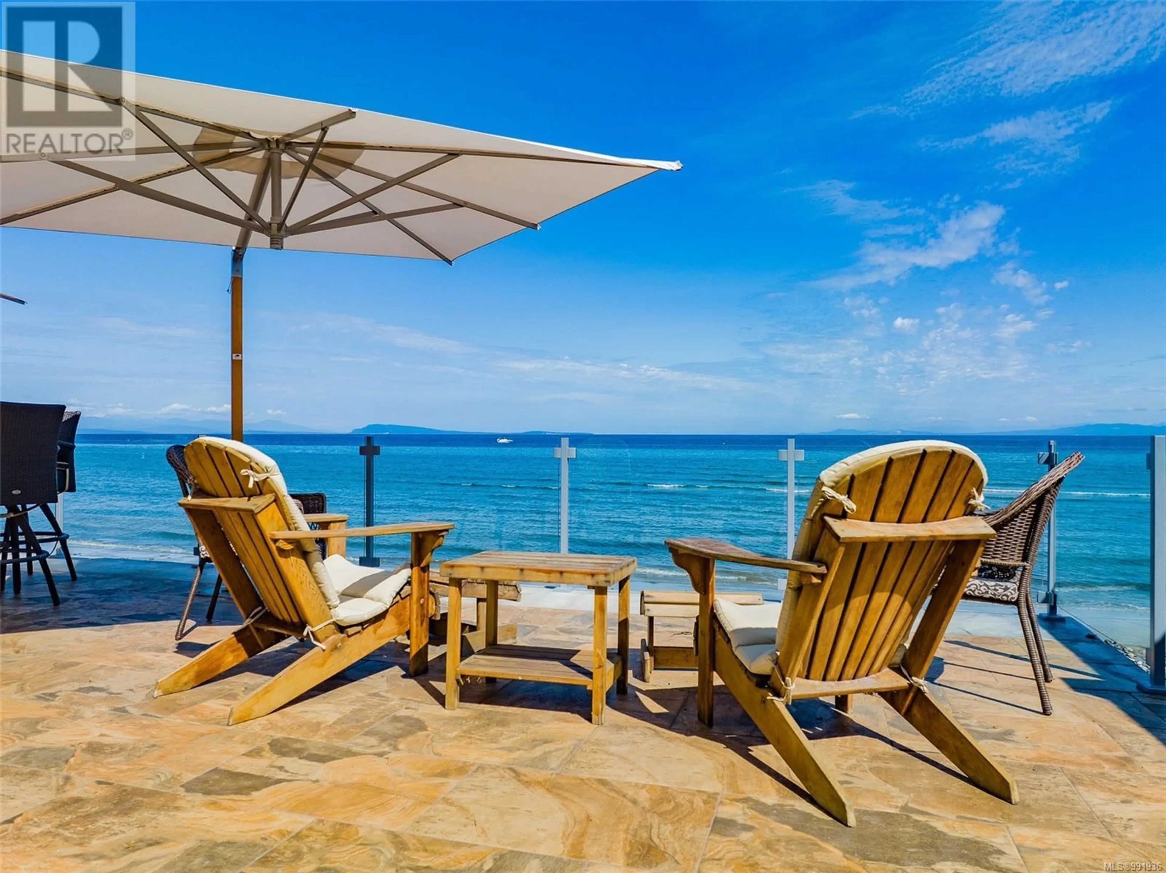 Patio, water/lake/river/ocean view for 450 JUDGES ROW, Qualicum Beach British Columbia V9K1G6