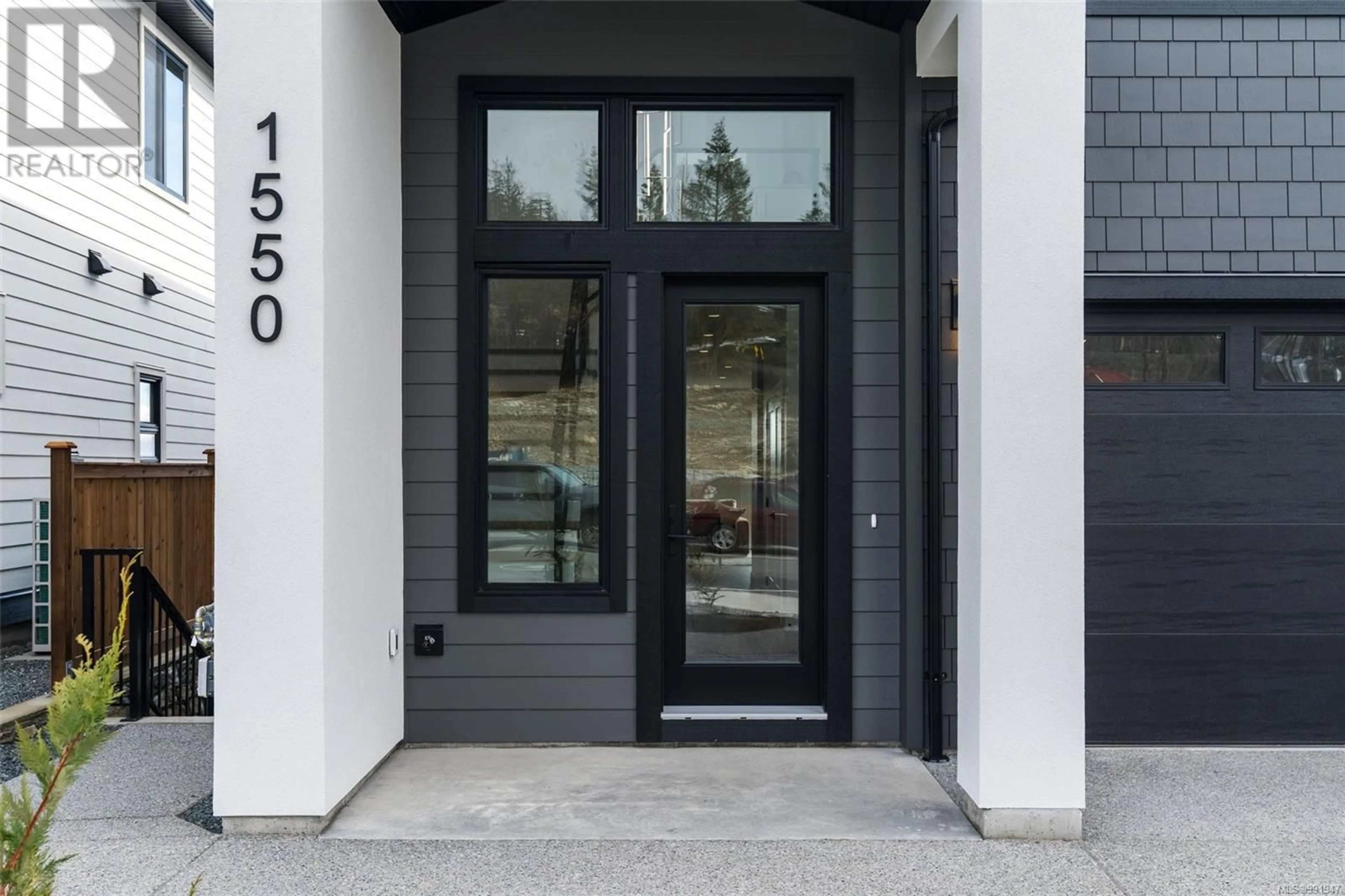 Indoor entryway for 1550 MARBLE PLACE, Langford British Columbia V9B7A2
