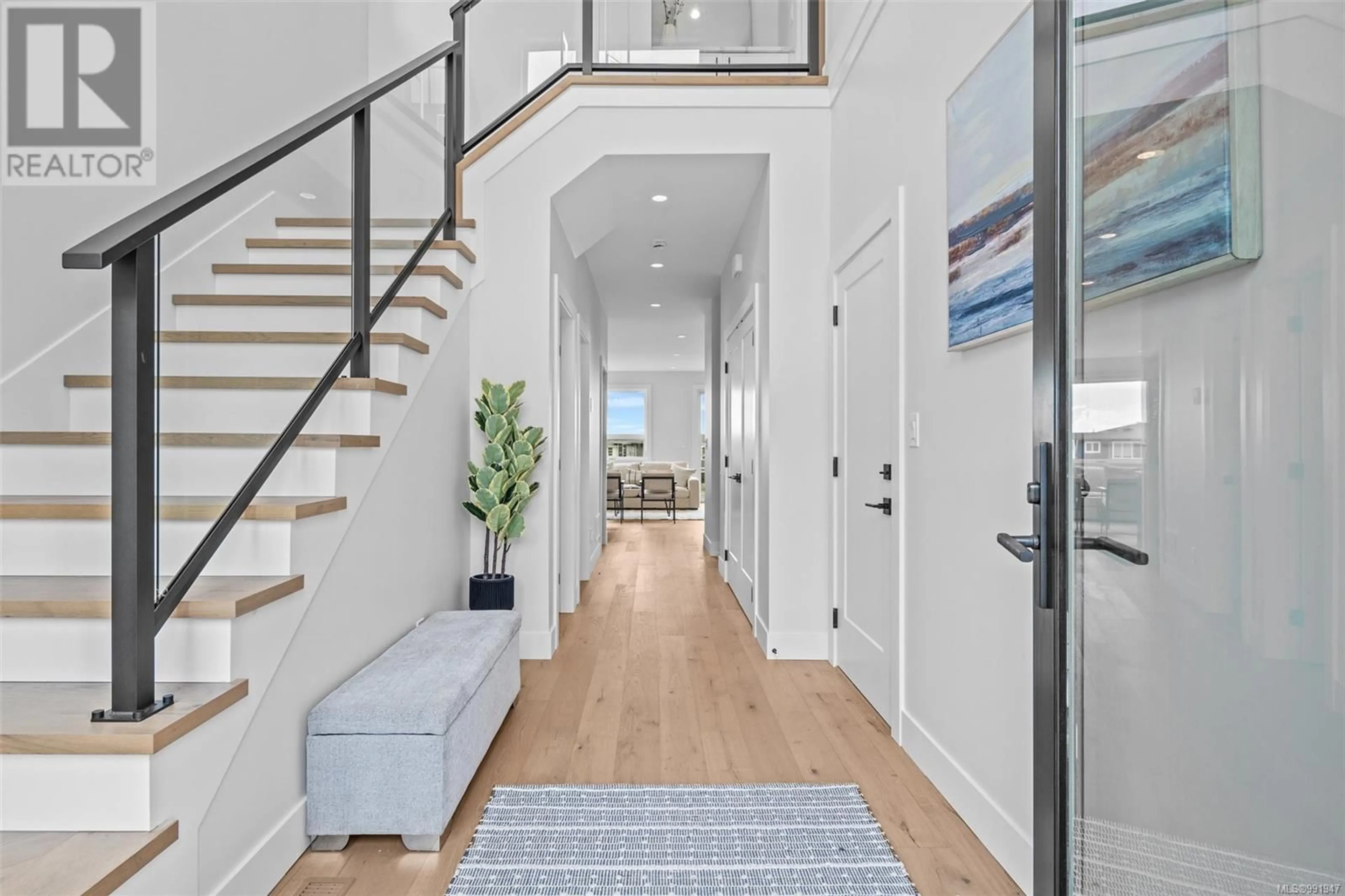 Indoor entryway for 1550 MARBLE PLACE, Langford British Columbia V9B7A2
