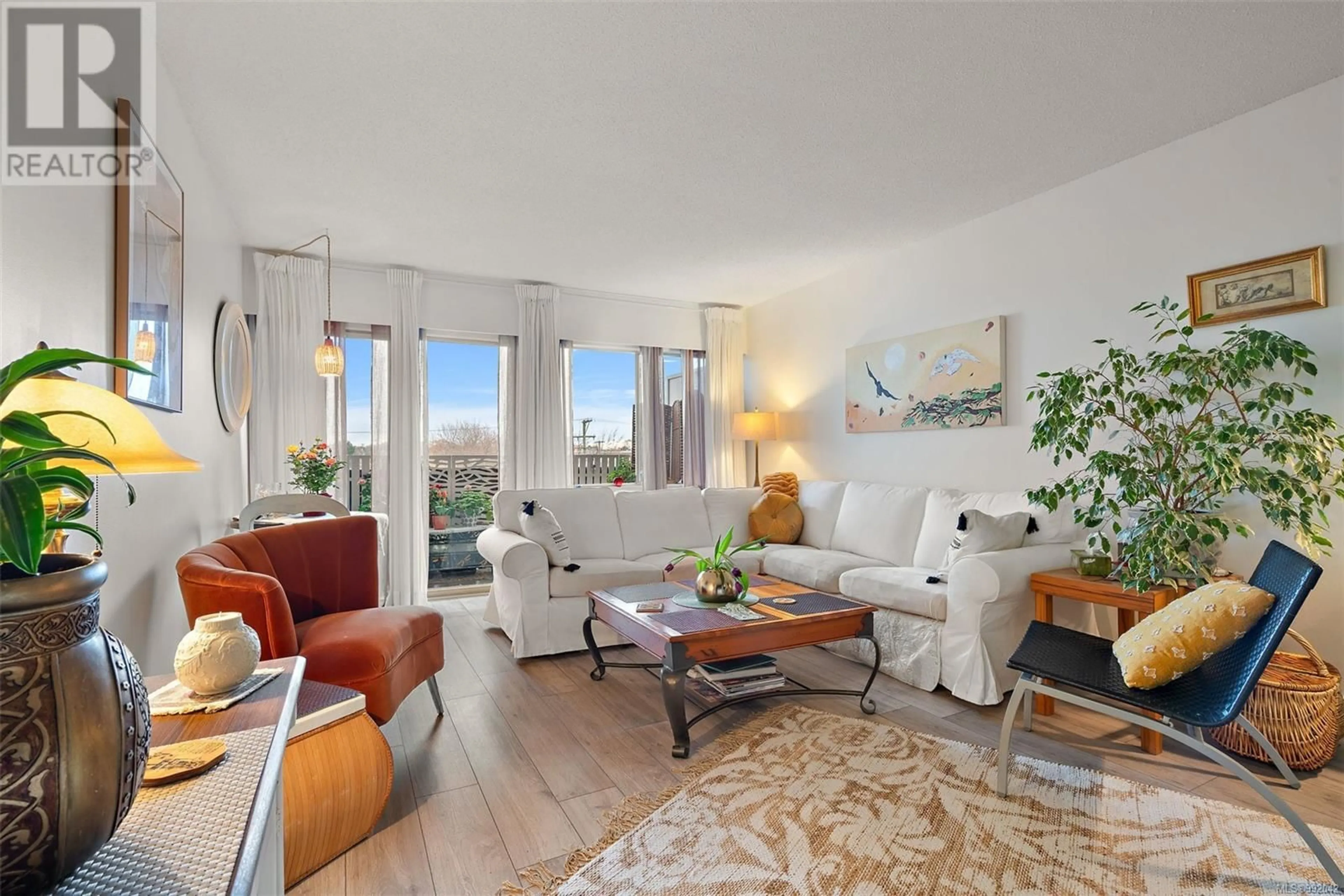 Living room with furniture, unknown for 314 - 964 HEYWOOD AVENUE, Victoria British Columbia V8V2Y5