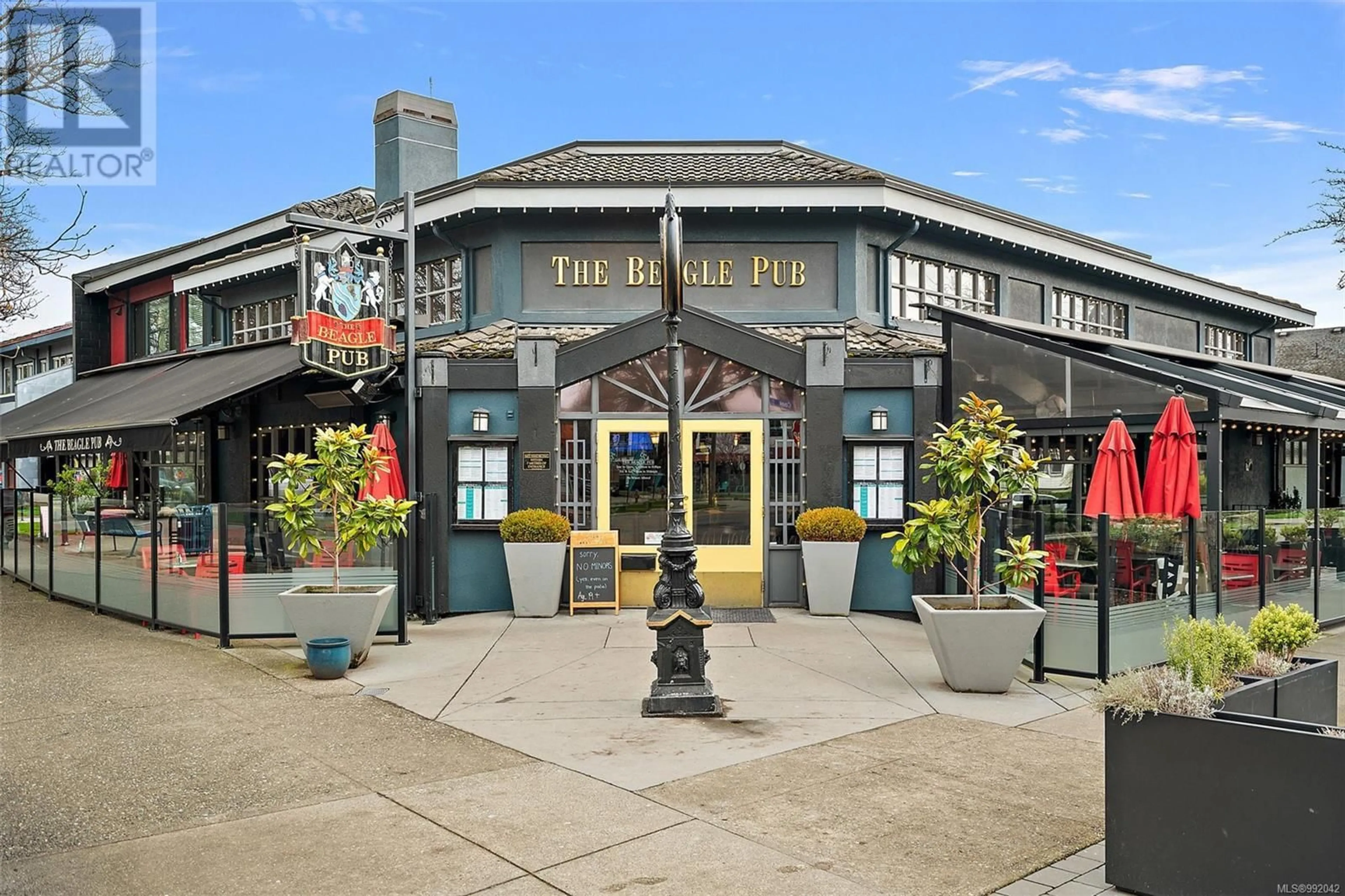 Patio, building for 314 - 964 HEYWOOD AVENUE, Victoria British Columbia V8V2Y5