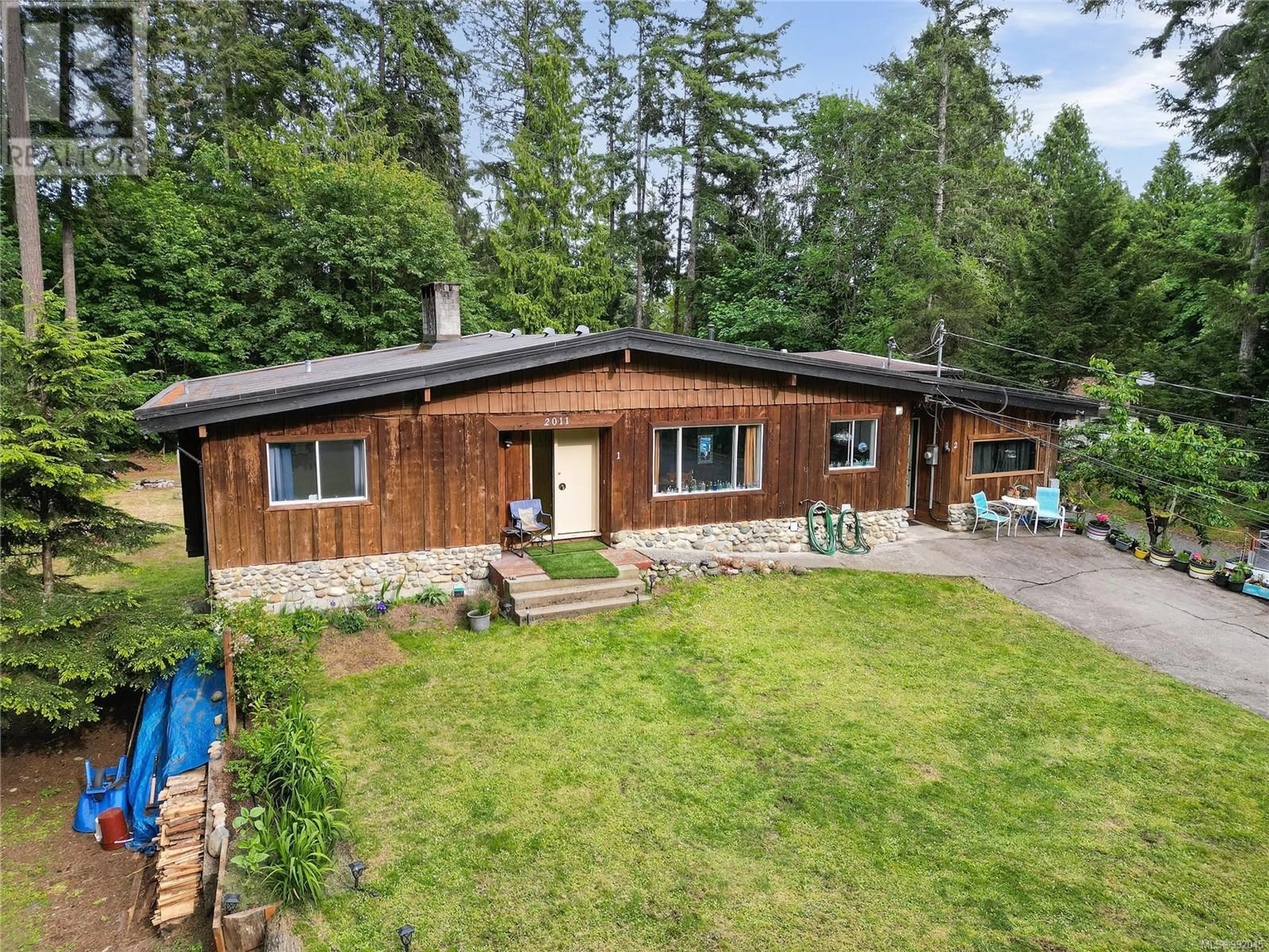 A pic from outside/outdoor area/front of a property/back of a property/a pic from drone, unknown for IDLEMORE ROAD, Sooke British Columbia V9Z0A9